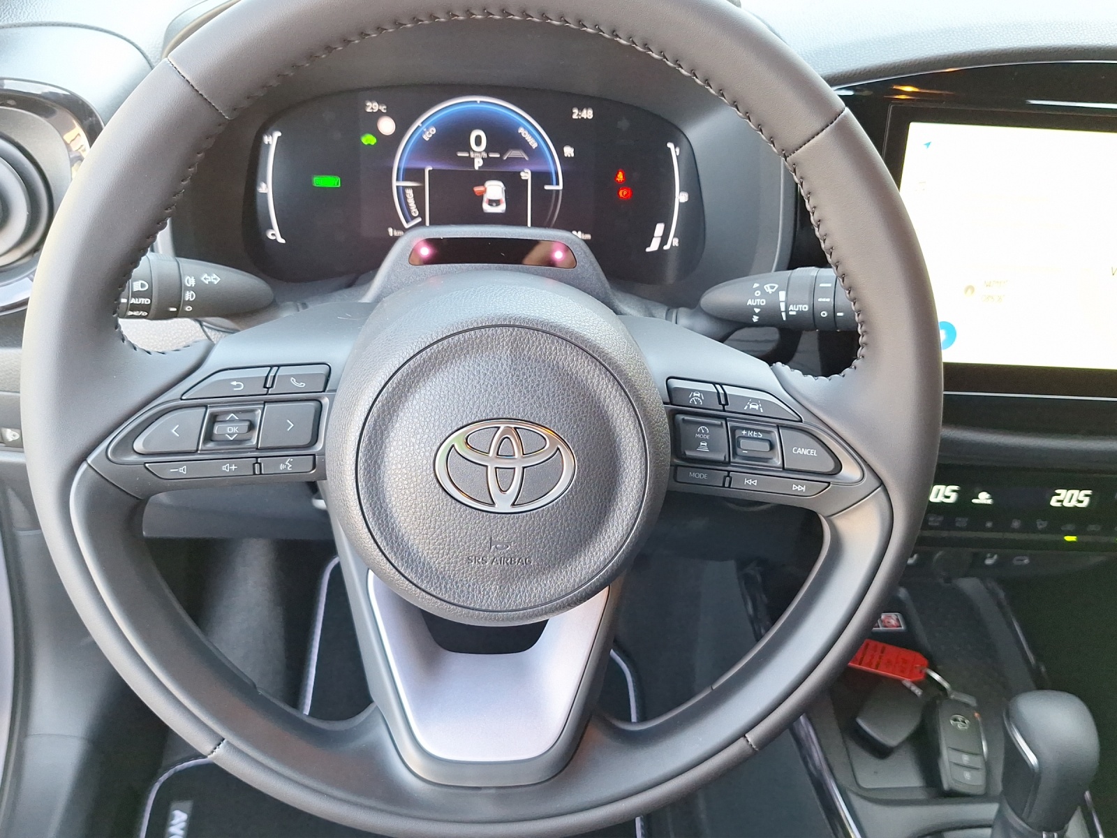 TOYOTA Aygo X 1.5 VVT-i HSD Style-image-13