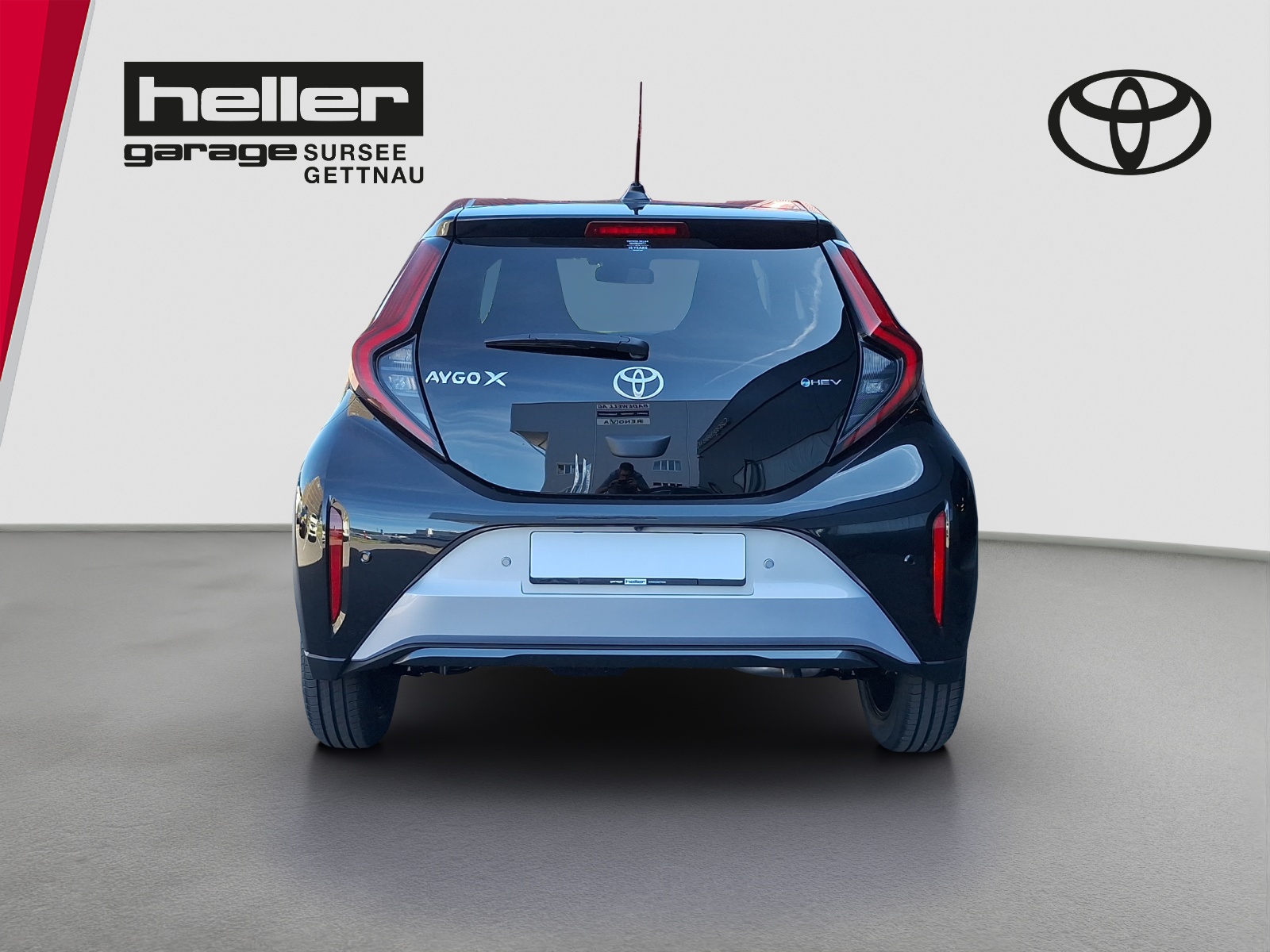 TOYOTA Aygo X 1.5 VVT-i HSD Style-image-3