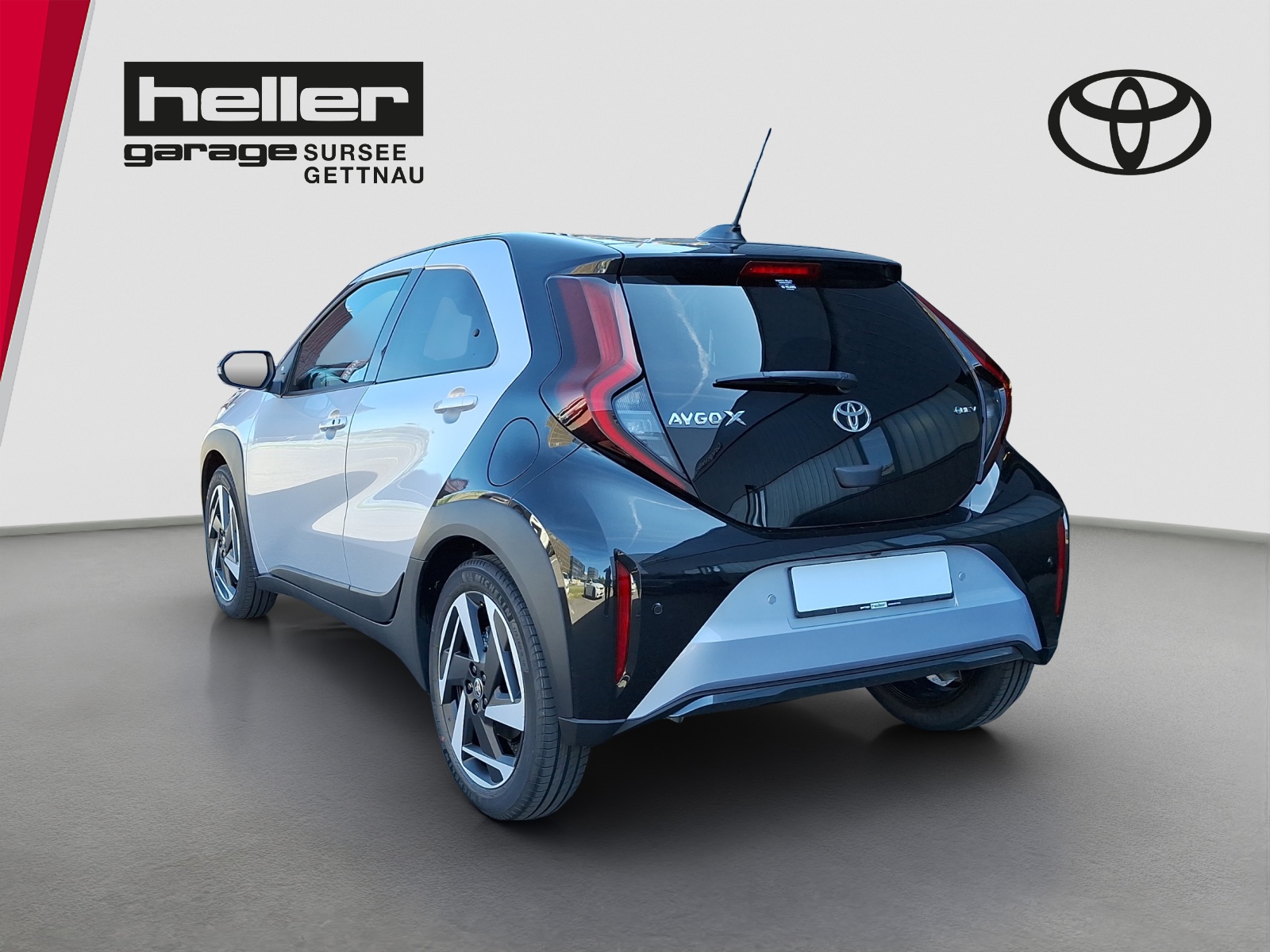 TOYOTA Aygo X 1.5 VVT-i HSD Style-image-2