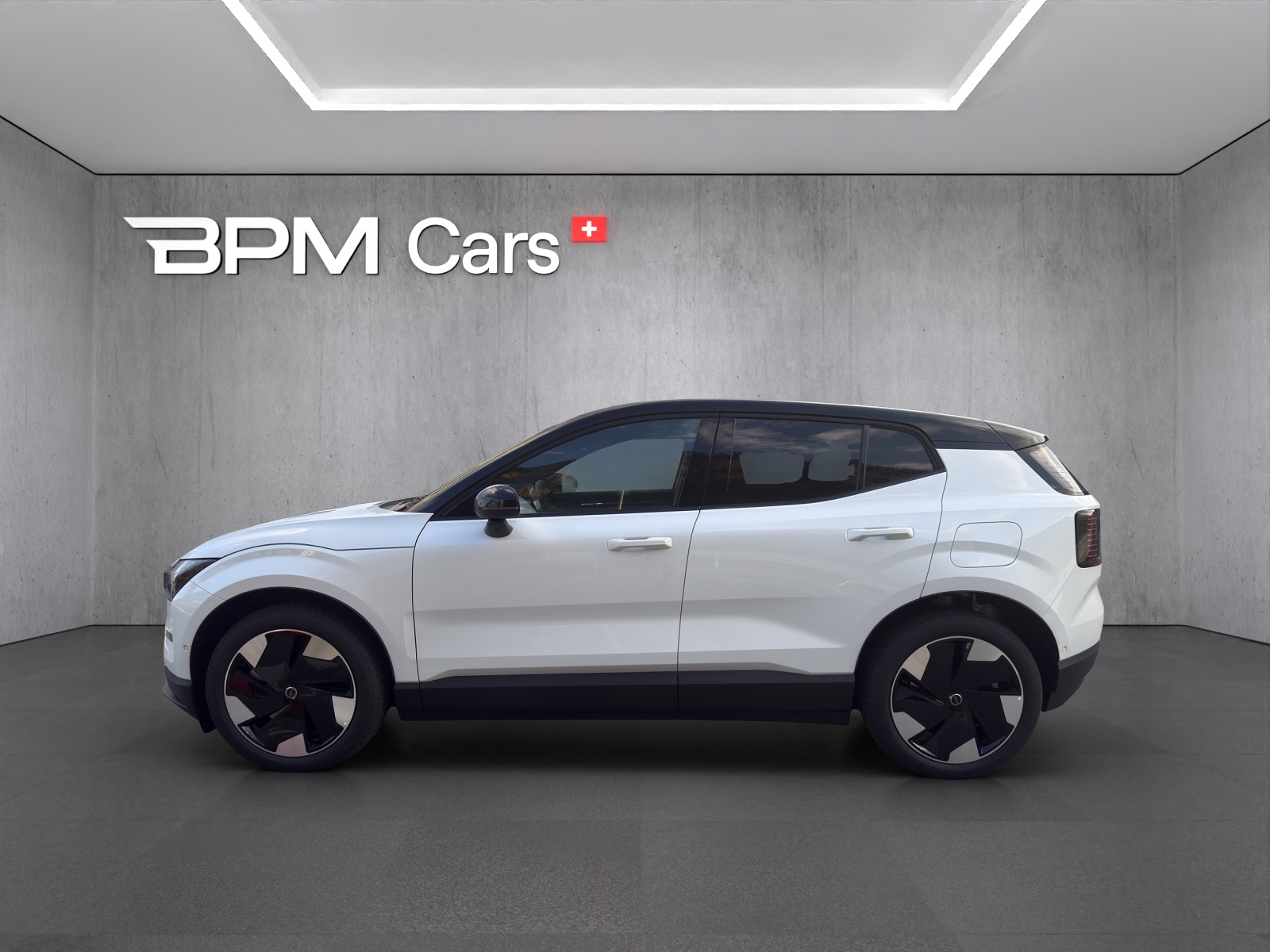 VOLVO EX30 P8 69 kWh AWD Ultra-image-1