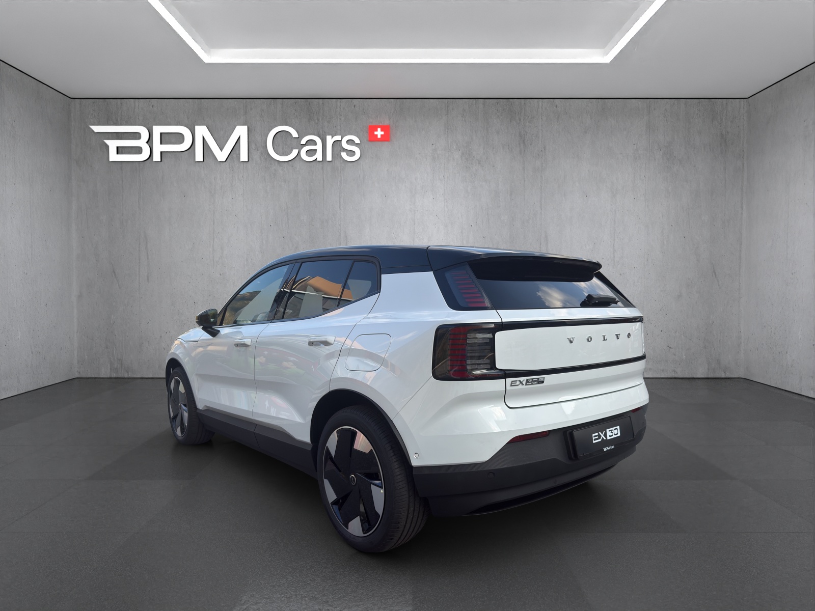 VOLVO EX30 P8 69 kWh AWD Ultra-image-2