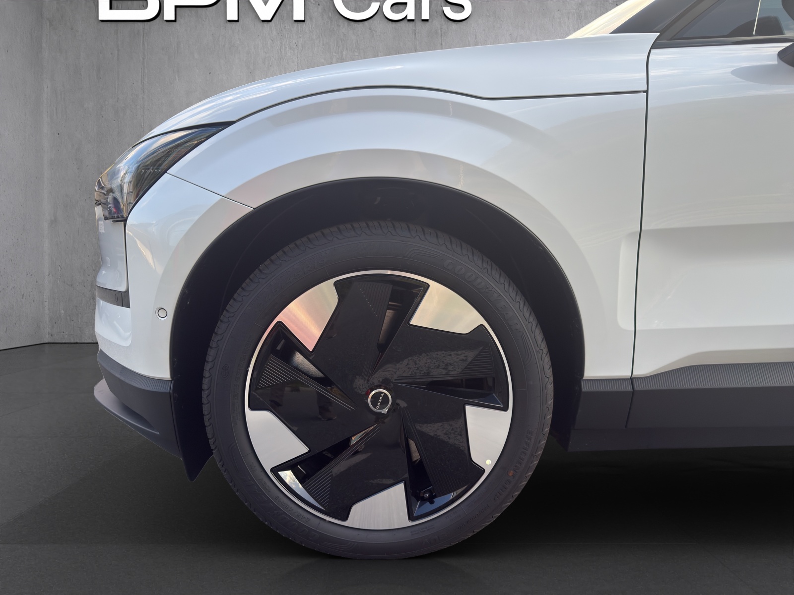 VOLVO EX30 P8 69 kWh AWD Ultra-image-7