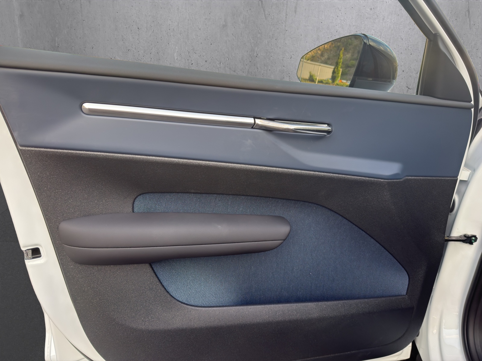 VOLVO EX30 P8 69 kWh AWD Ultra-image-9