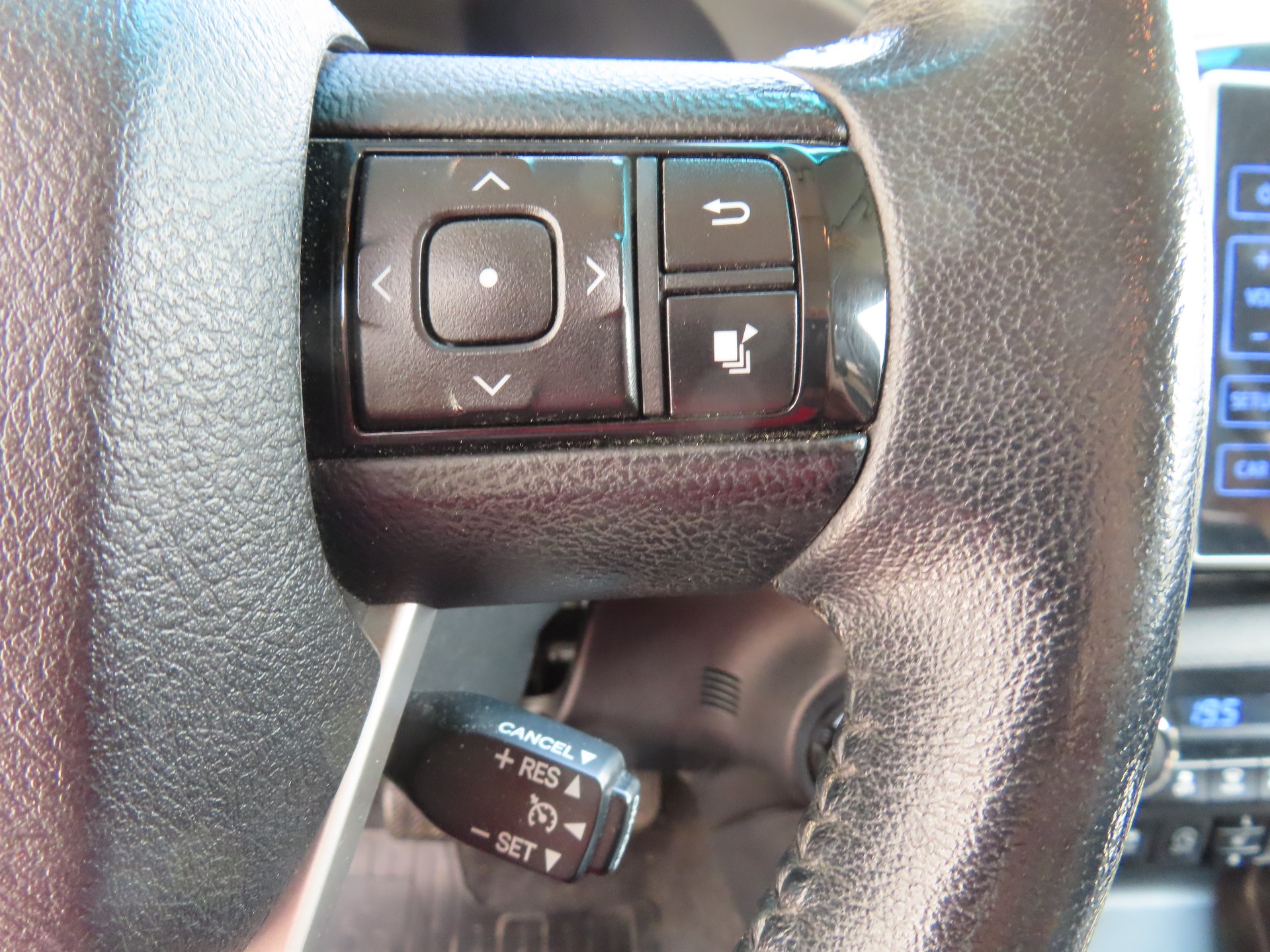 TOYOTA Hilux Double Cab.-Pick-up 2.4 D-4D 170 Sol Premium-image-12