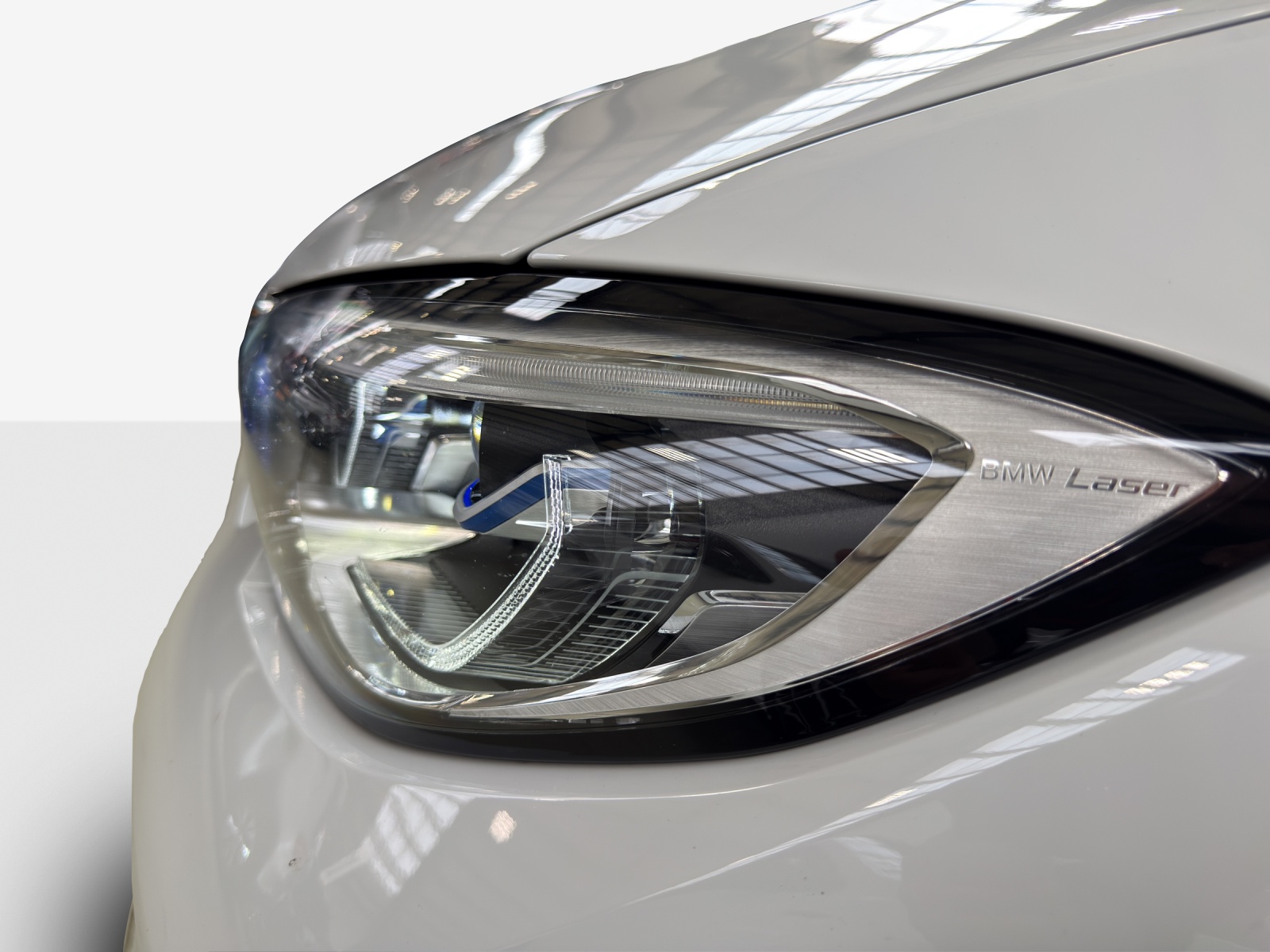 BMW 330e x DriveTouring Fleet Edition Steptronic-image-14
