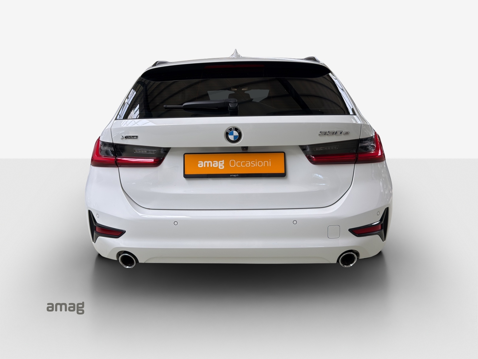 BMW 330e x DriveTouring Fleet Edition Steptronic-image-3
