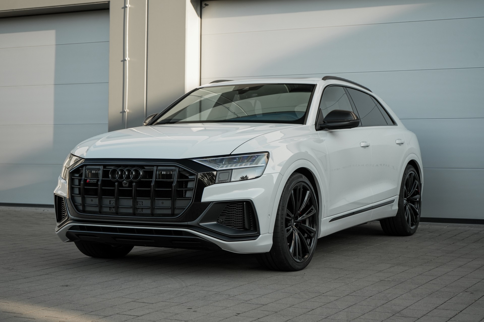 AUDI SQ8 Competition TFSI quattro tiptronic-image-1