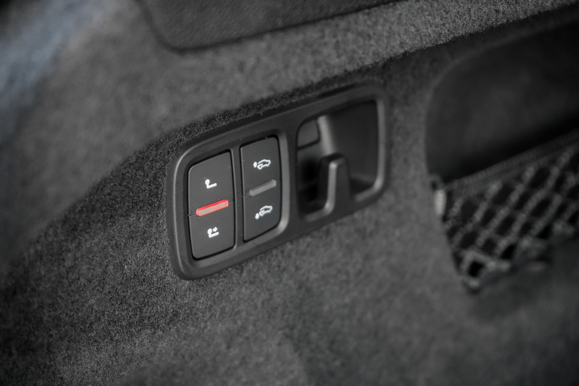 AUDI SQ8 Competition TFSI quattro tiptronic-image-30
