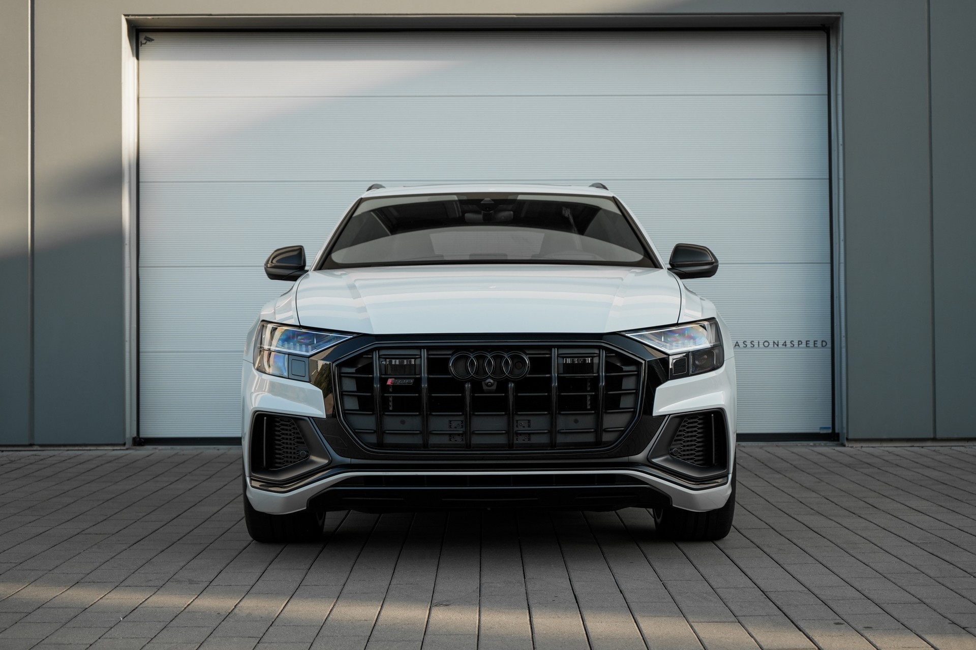 AUDI SQ8 Competition TFSI quattro tiptronic-image-0