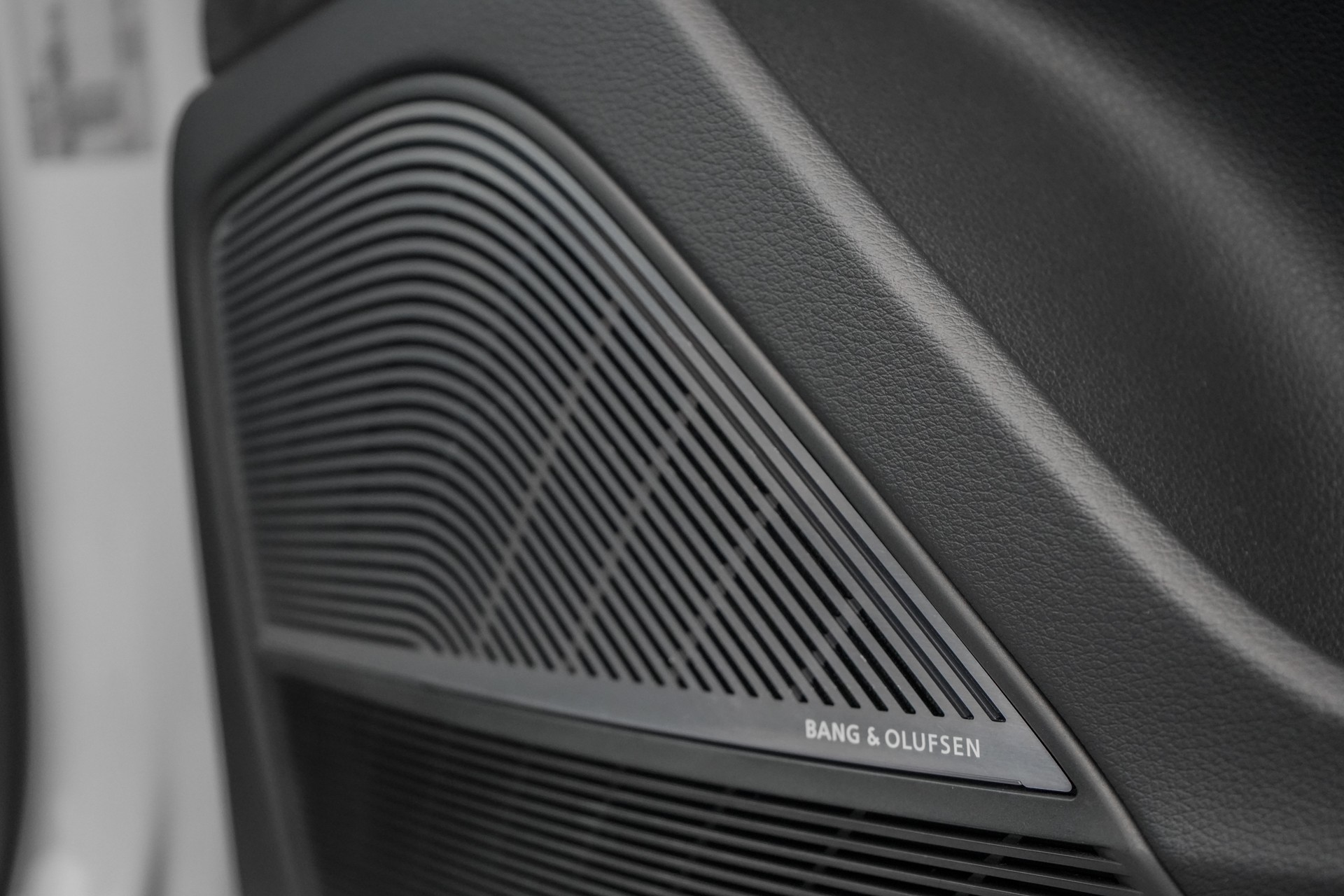 AUDI SQ8 Competition TFSI quattro tiptronic-image-21