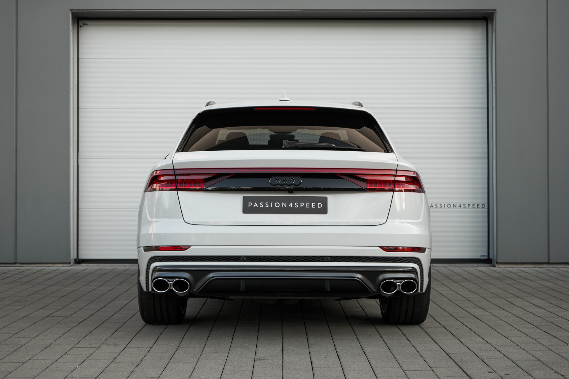 AUDI SQ8 Competition TFSI quattro tiptronic-image-3