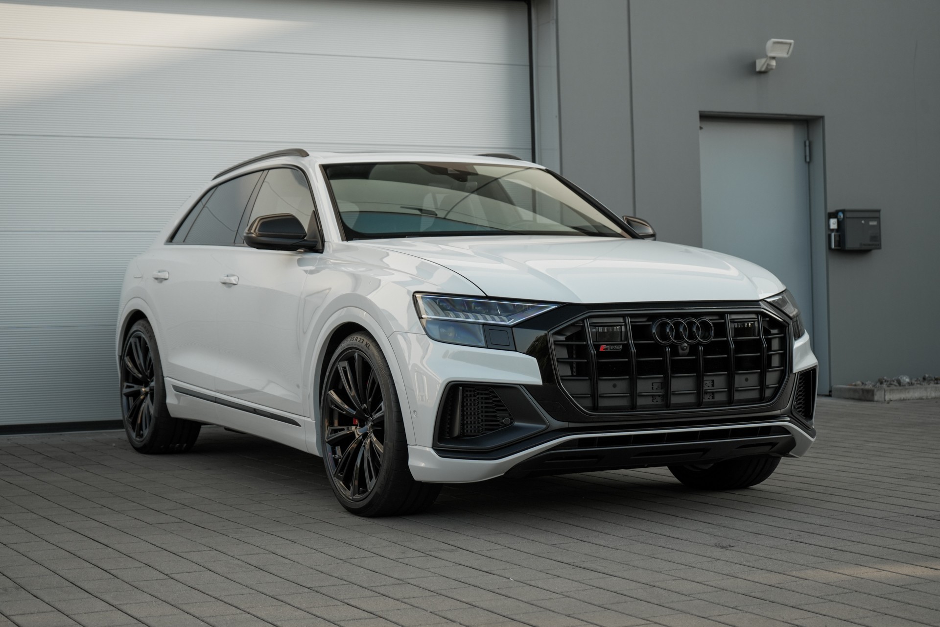 AUDI SQ8 Competition TFSI quattro tiptronic-image-2