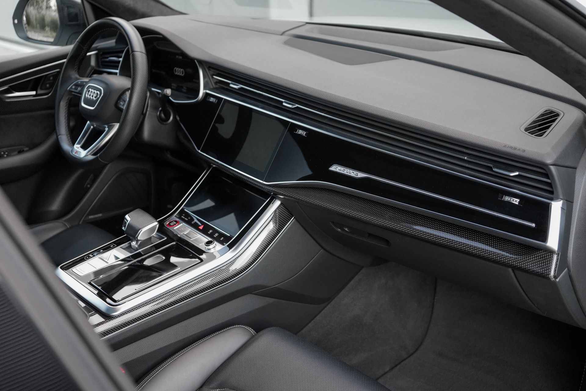 AUDI SQ8 Competition TFSI quattro tiptronic-image-18
