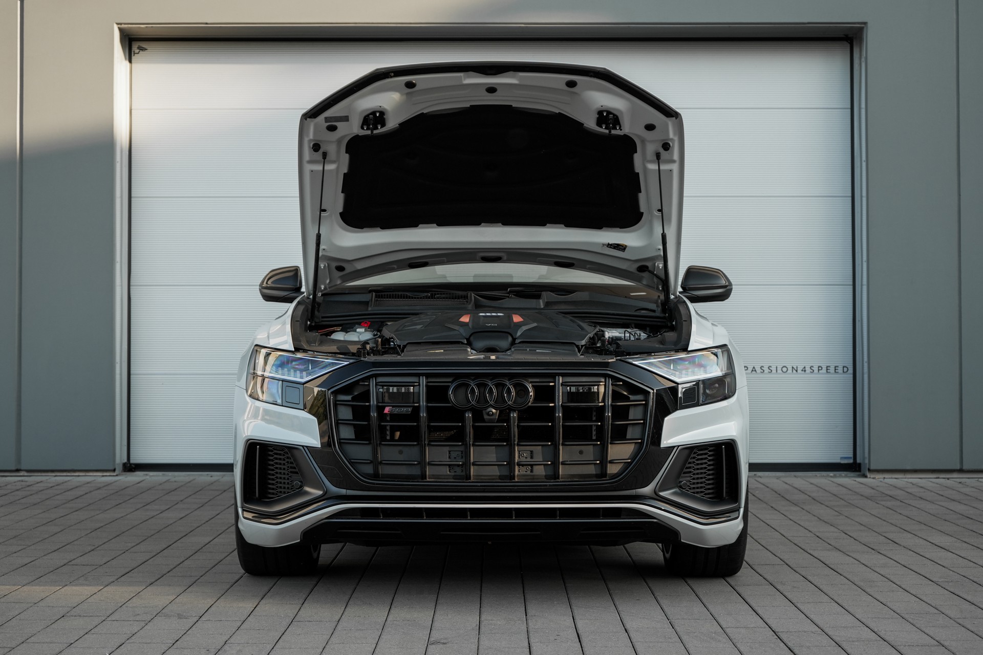 AUDI SQ8 Competition TFSI quattro tiptronic-image-31