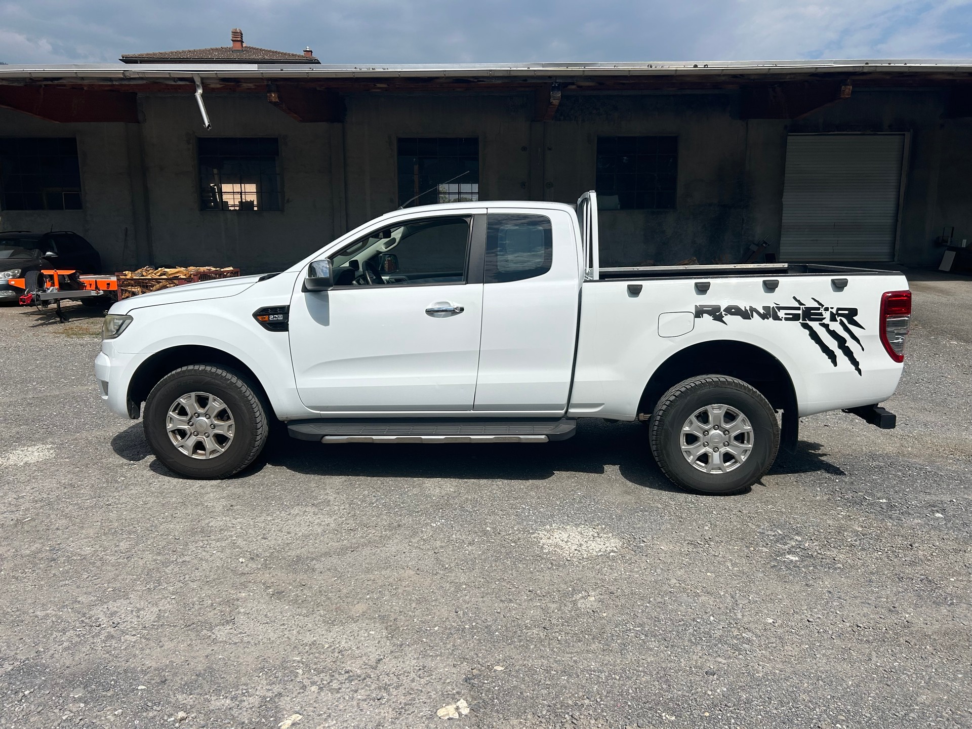 FORD Ranger XL 2.2 TDCi 4x4-image-1