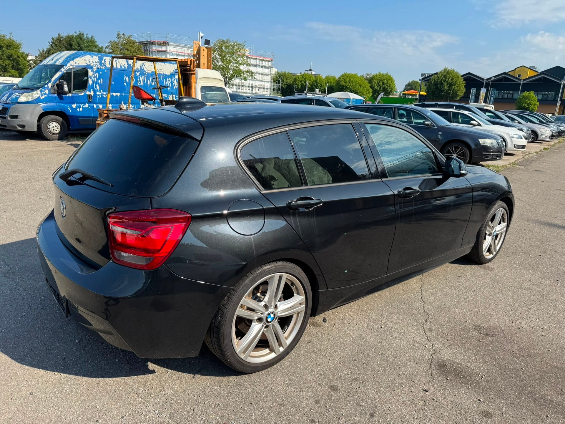 BMW 118i Sport Line Steptronic-image-2
