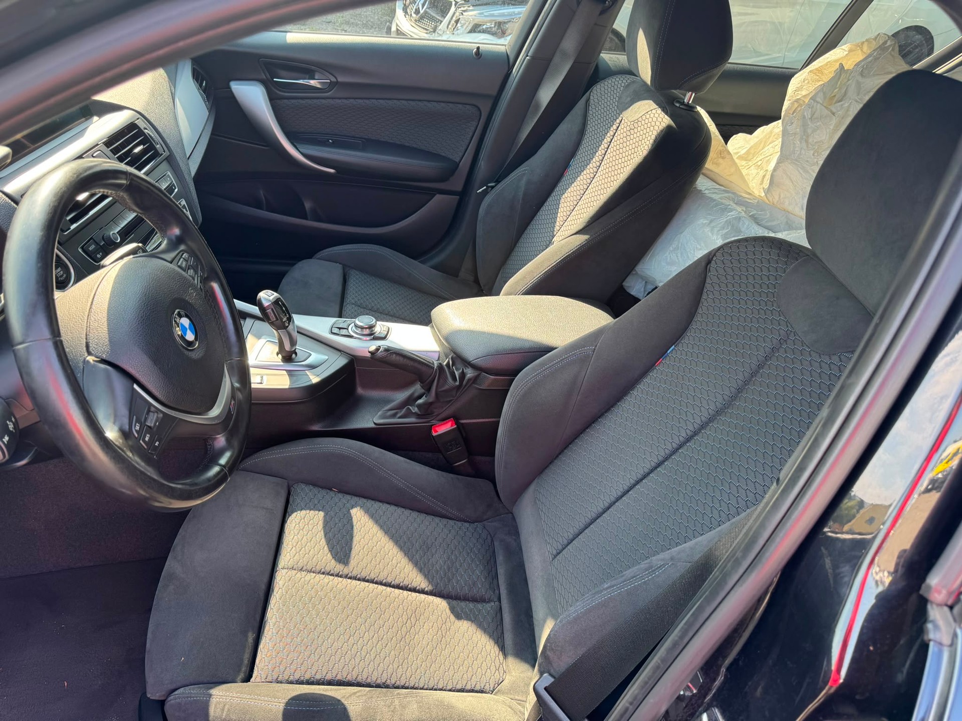 BMW 118i Sport Line Steptronic-image-10