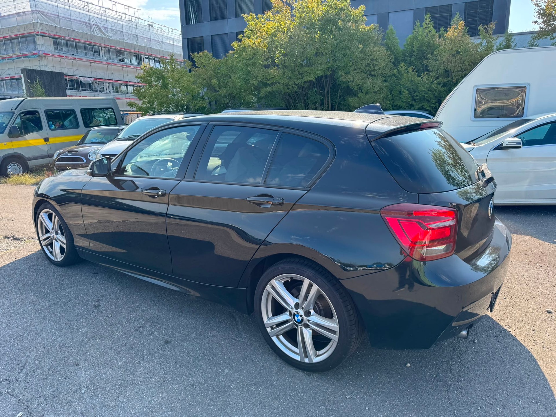 BMW 118i Sport Line Steptronic-image-5