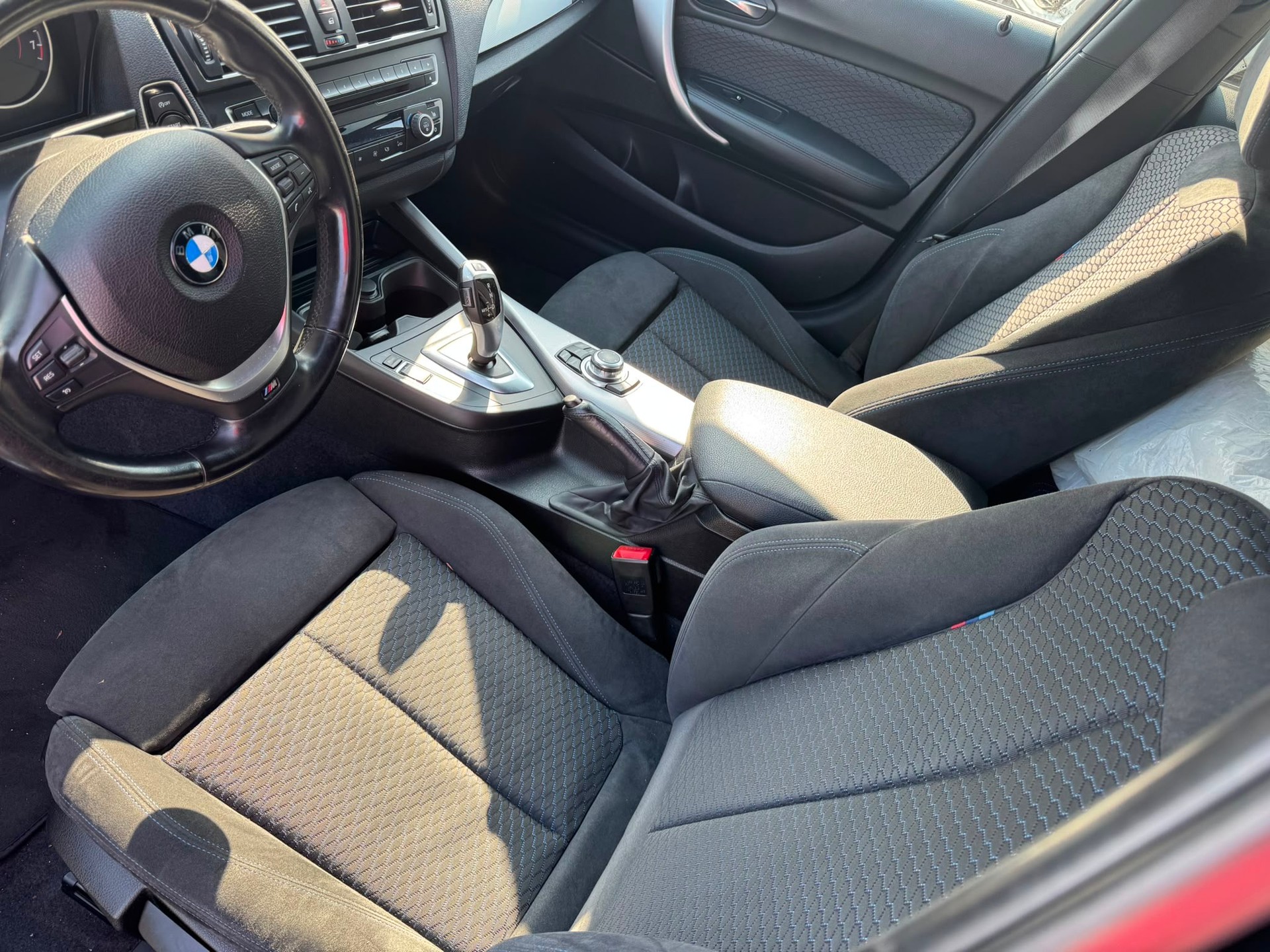 BMW 118i Sport Line Steptronic-image-13