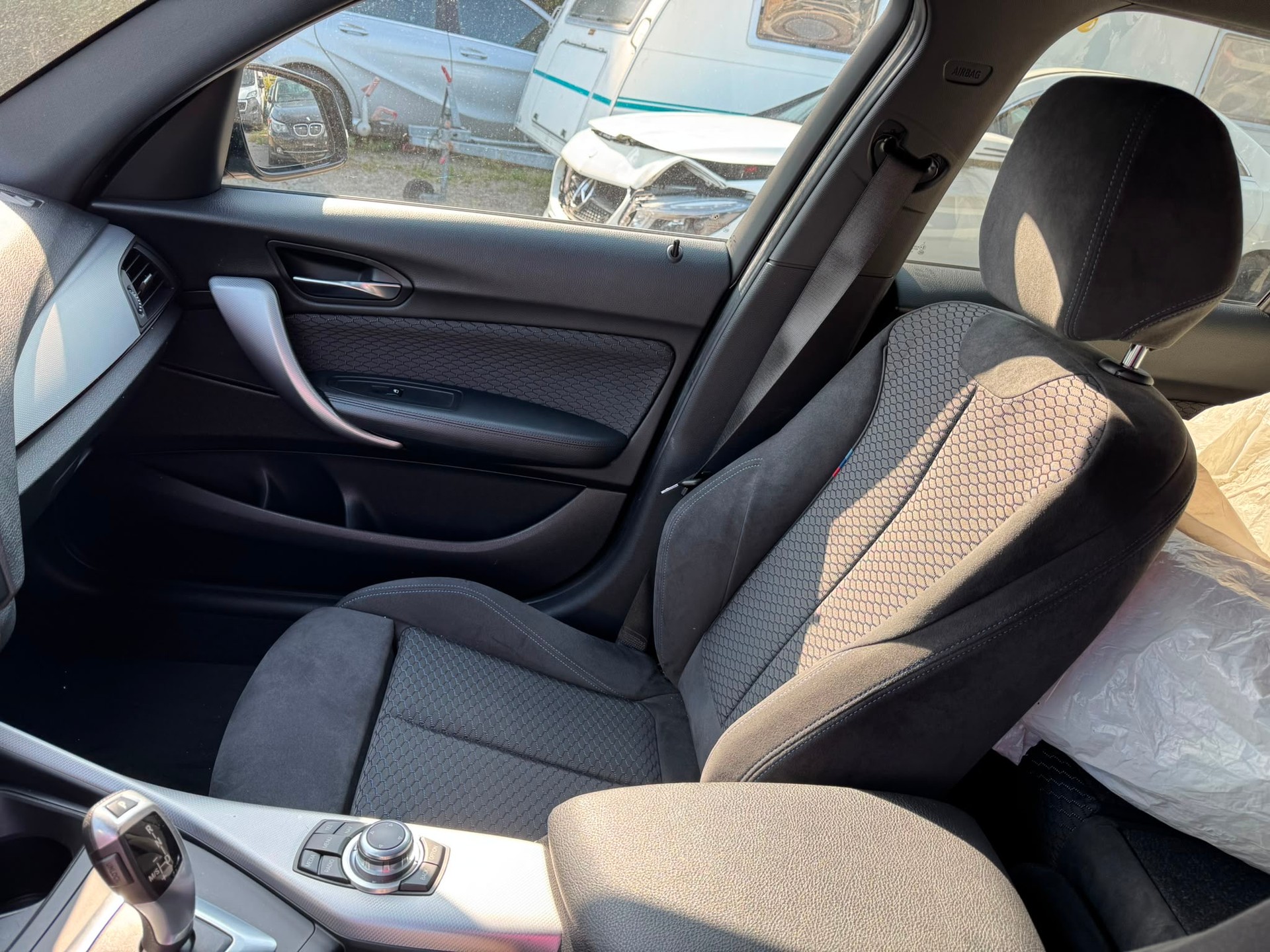 BMW 118i Sport Line Steptronic-image-8