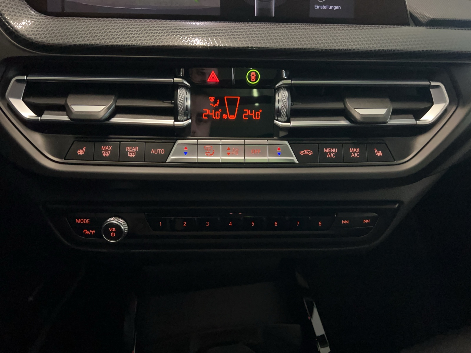 BMW 120d xDrive Steptronic Luxury Line-image-18