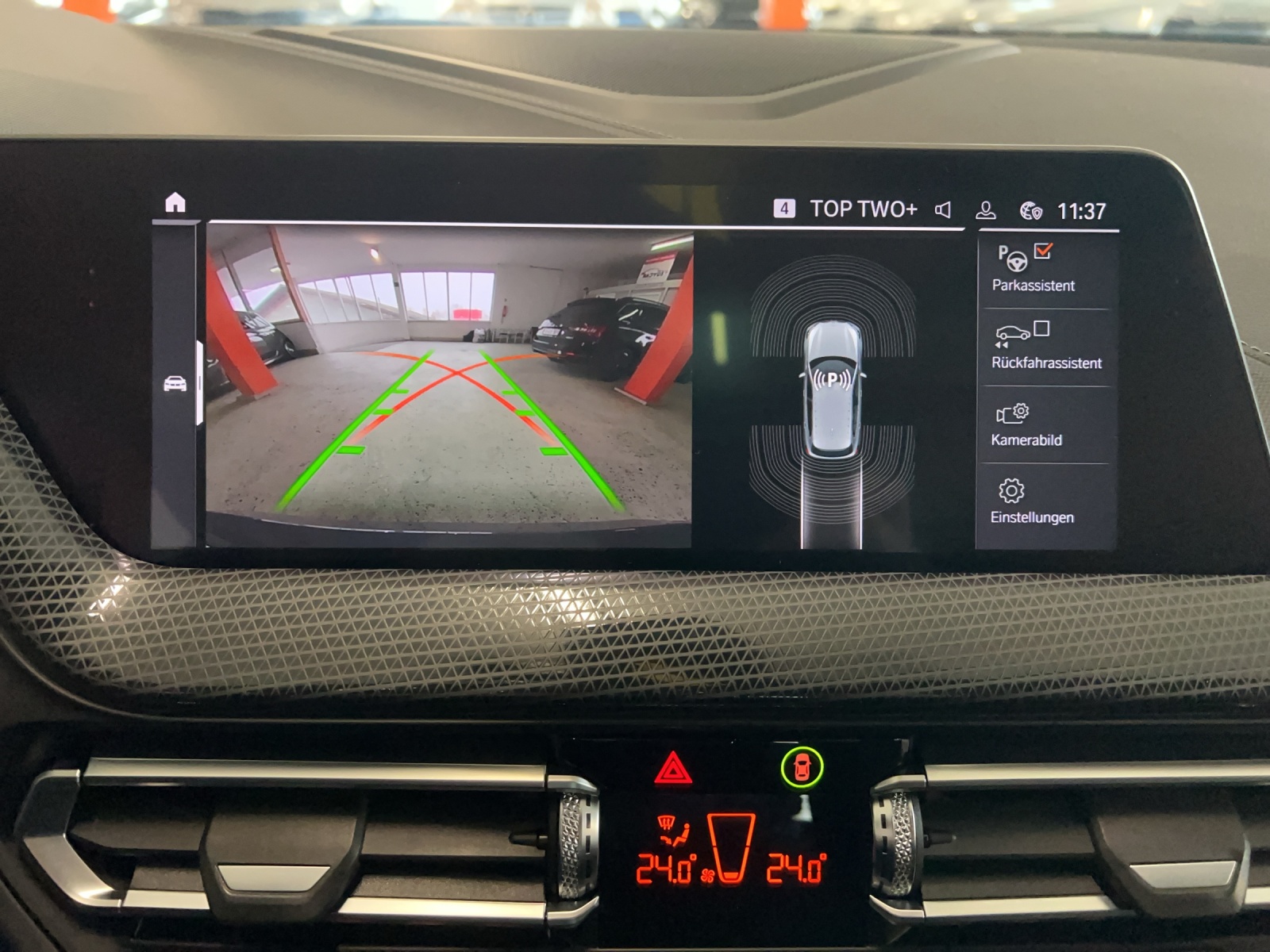 BMW 120d xDrive Steptronic Luxury Line-image-17