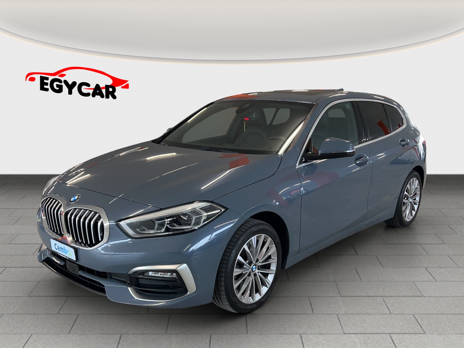 BMW 120d xDrive Steptronic Luxury Line-image-2