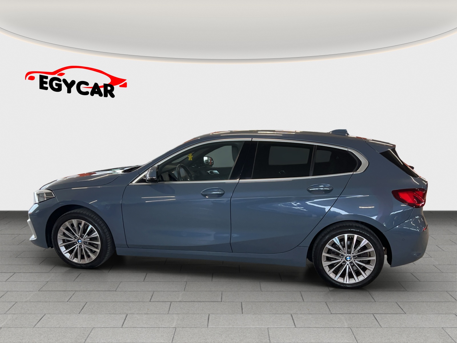 BMW 120d xDrive Steptronic Luxury Line-image-5