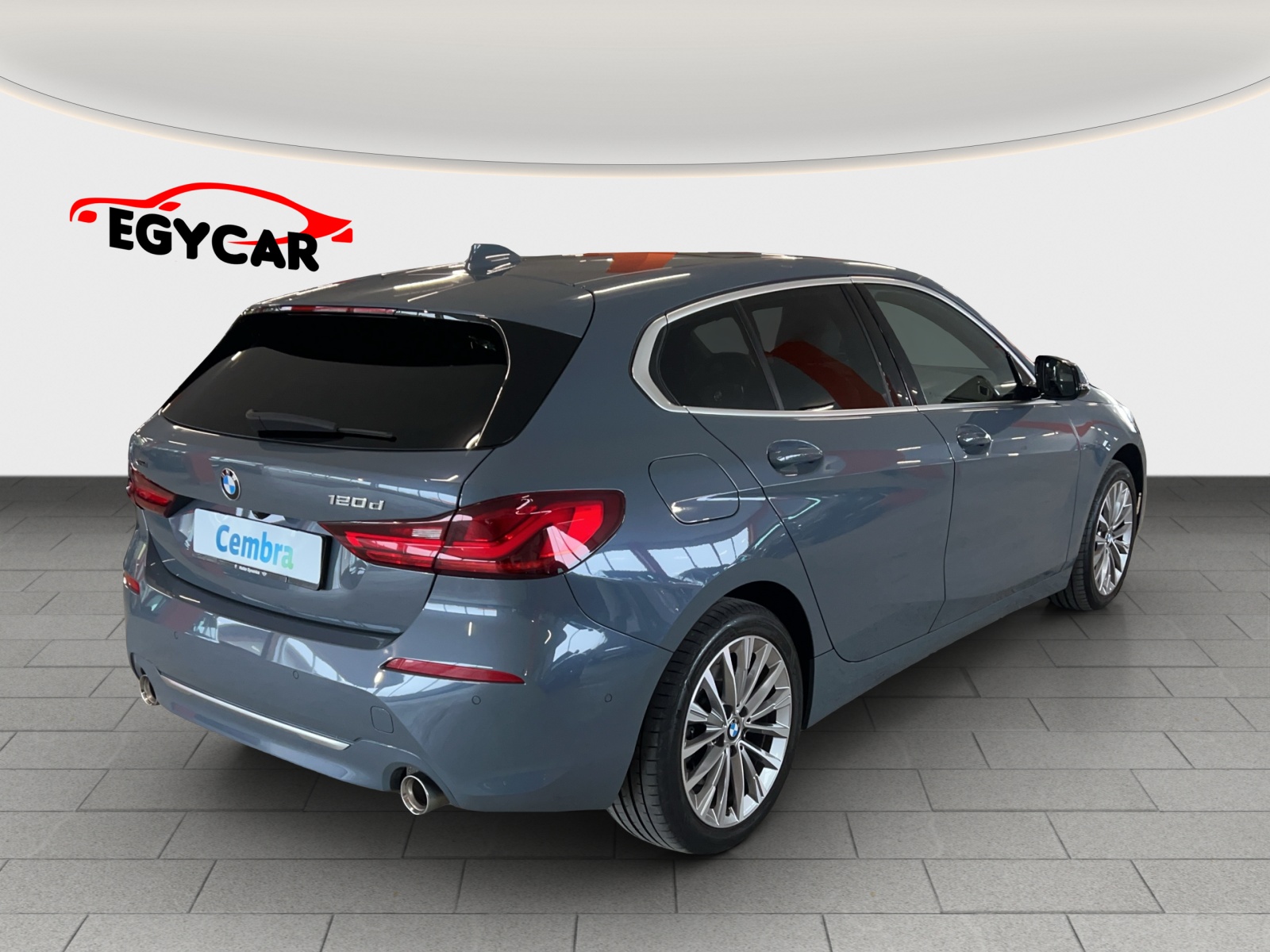 BMW 120d xDrive Steptronic Luxury Line-image-6