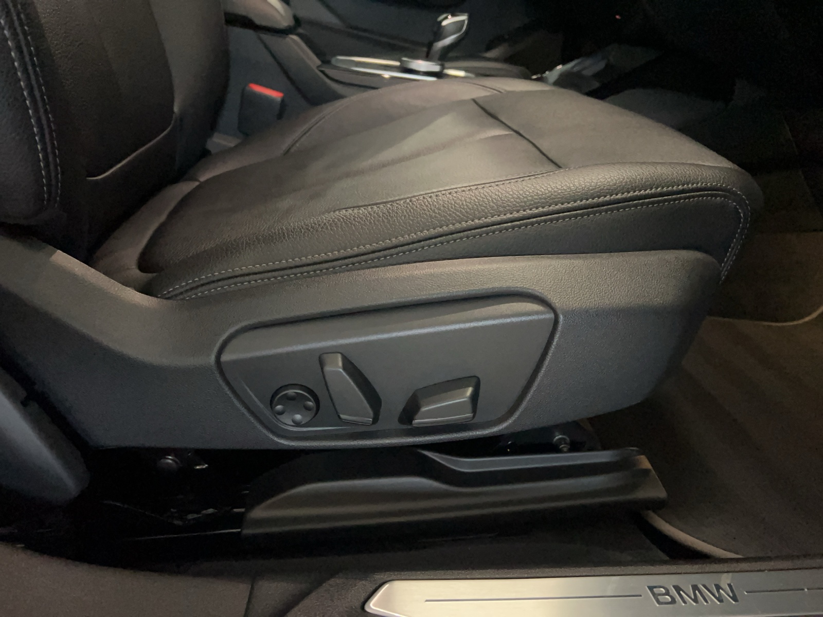 BMW 120d xDrive Steptronic Luxury Line-image-9