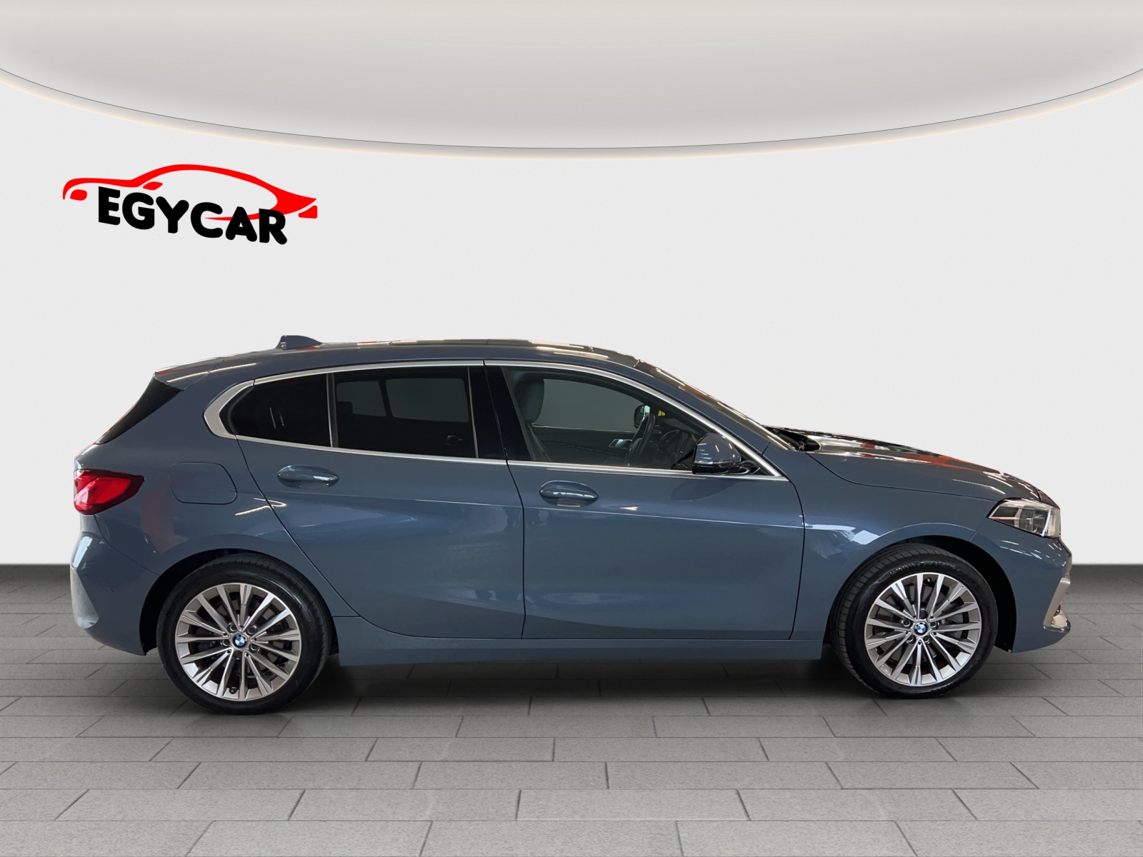 BMW 120d xDrive Steptronic Luxury Line-image-7