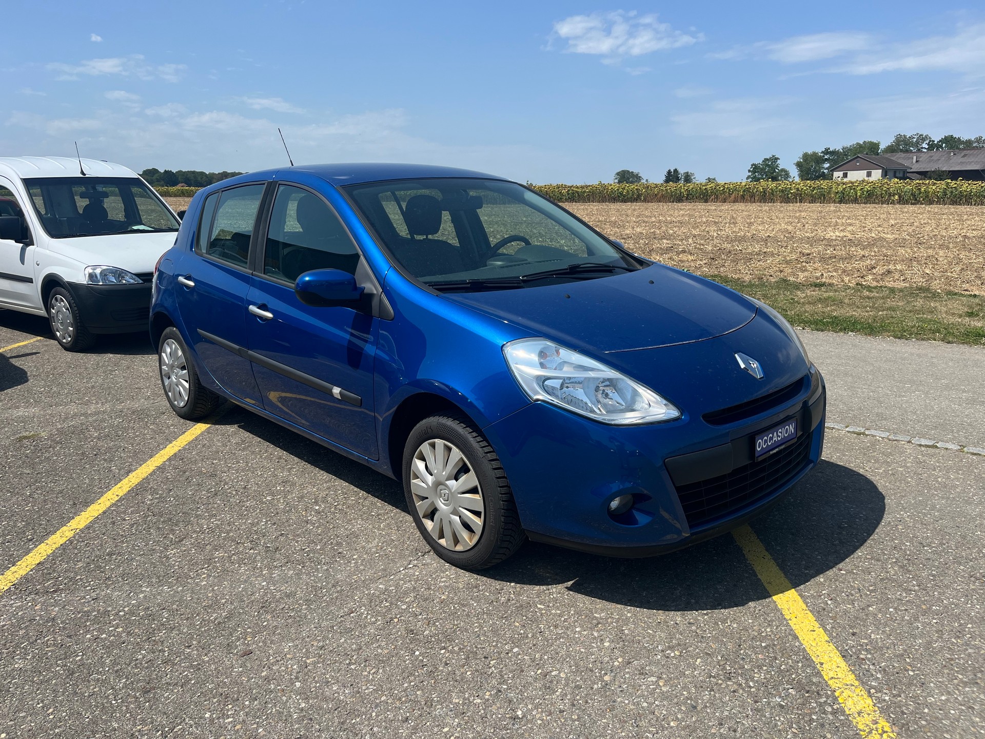 RENAULT Clio 1.2 16V Expression-image-0