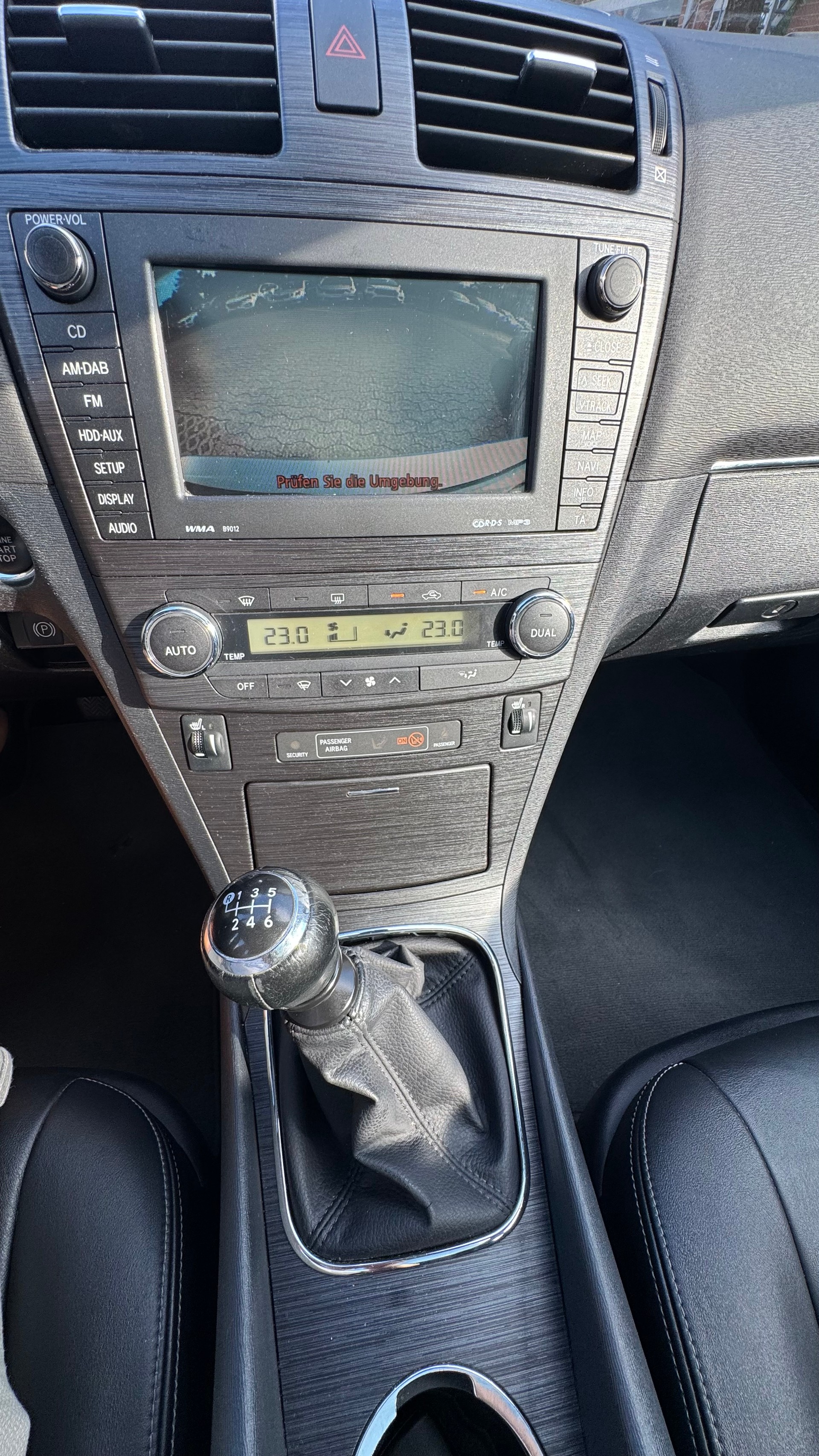TOYOTA Avensis Sportswagon 2.2D-CAT Linea Sol Premium-image-12