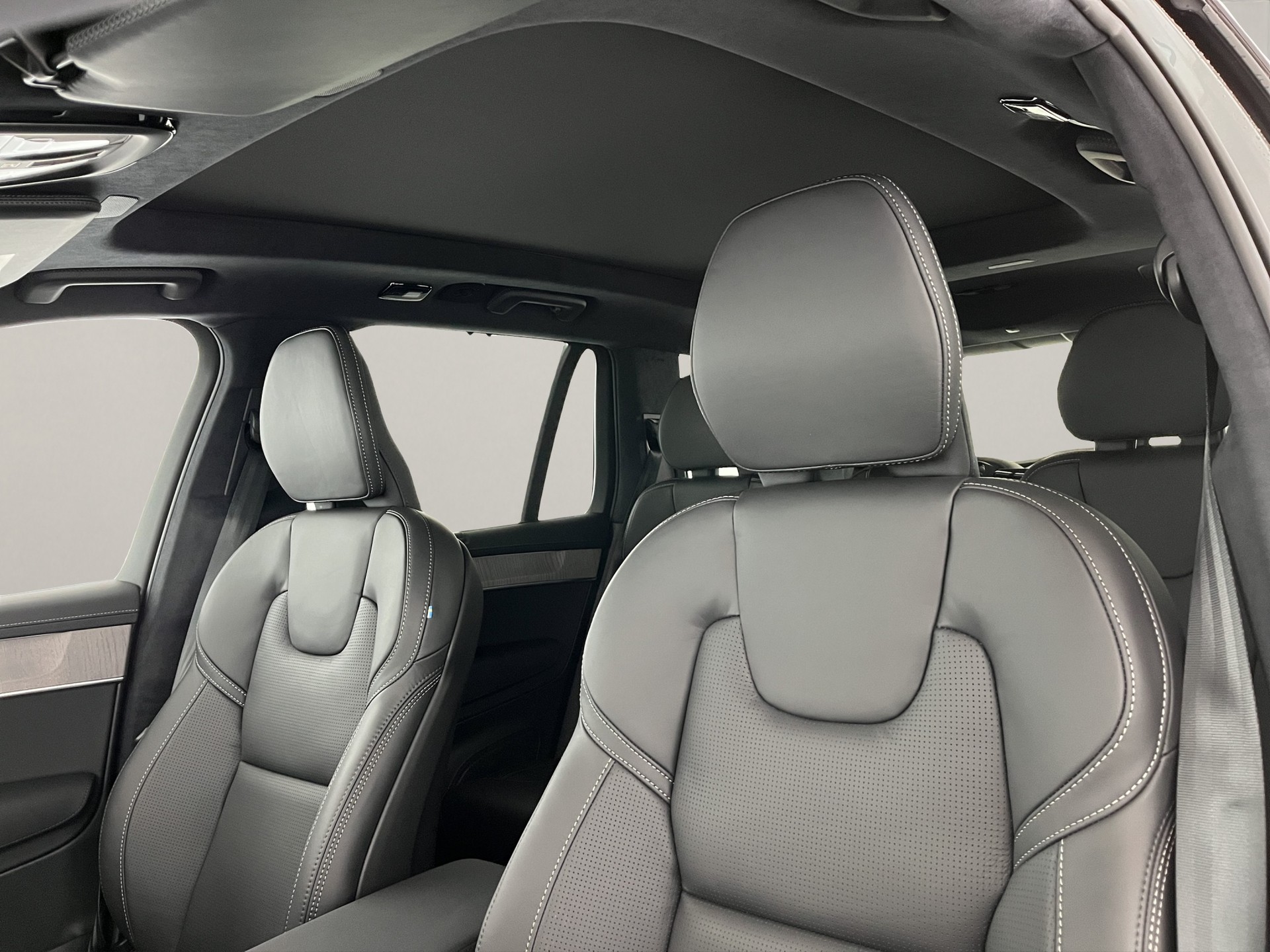 VOLVO XC90 2.0 T8 TE Ultra Dark eAWD-image-17