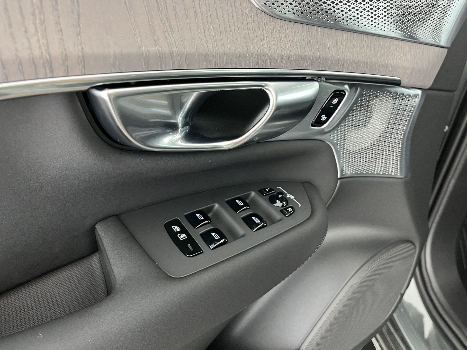 VOLVO XC90 2.0 T8 TE Ultra Dark eAWD-image-11