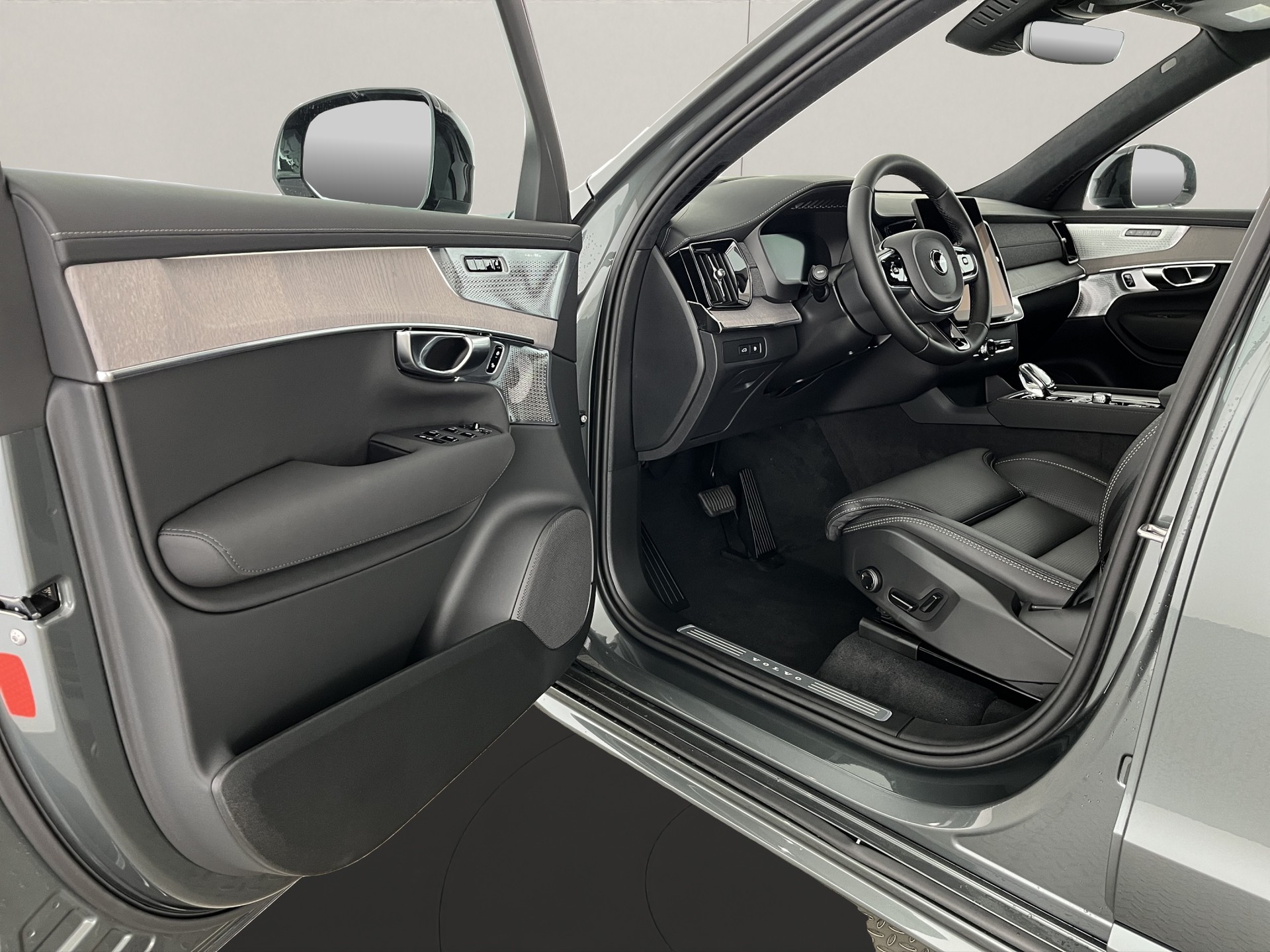 VOLVO XC90 2.0 T8 TE Ultra Dark eAWD-image-8