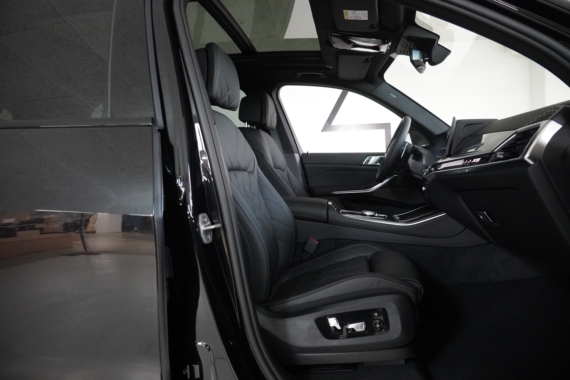 BMW X5 xDrive 48V 30d M Sport Steptronic-image-13