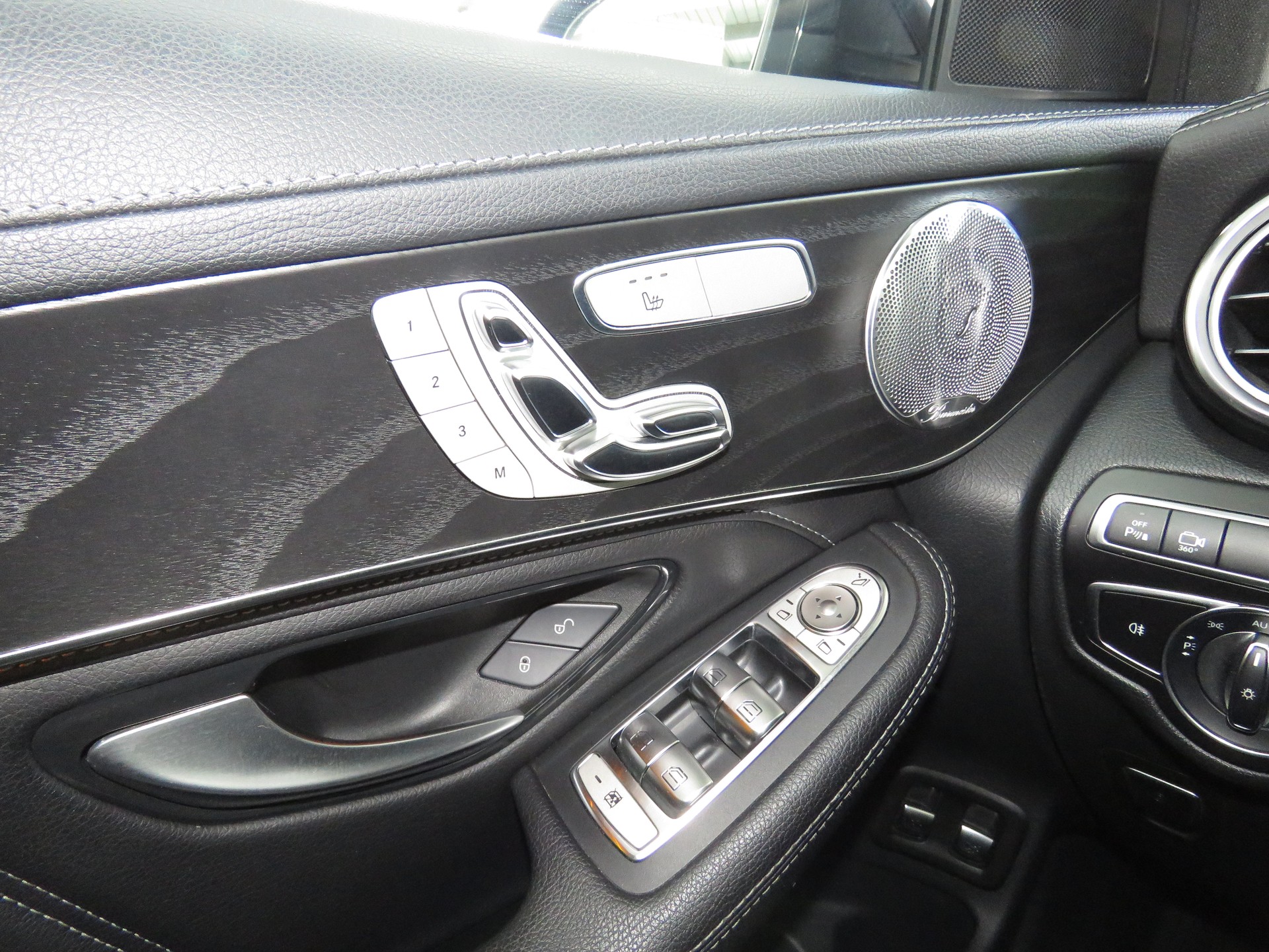 MERCEDES-BENZ GLC 63 S AMG 4-Matic+ 9G-Tronic (Automat, AHK 2'170 kg) "foliert"-image-29