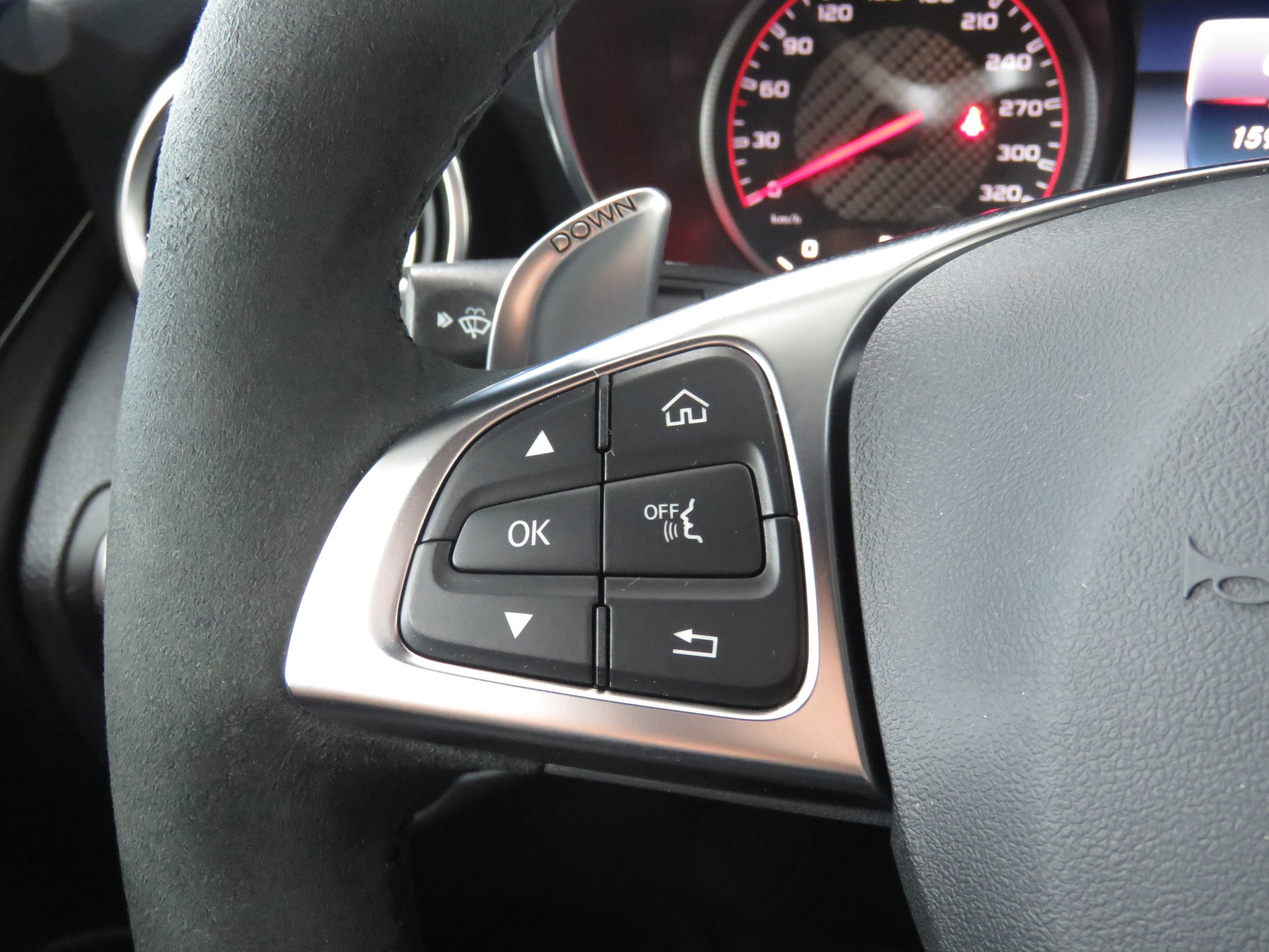 MERCEDES-BENZ GLC 63 S AMG 4-Matic+ 9G-Tronic (Automat, AHK 2'170 kg) "foliert"-image-27