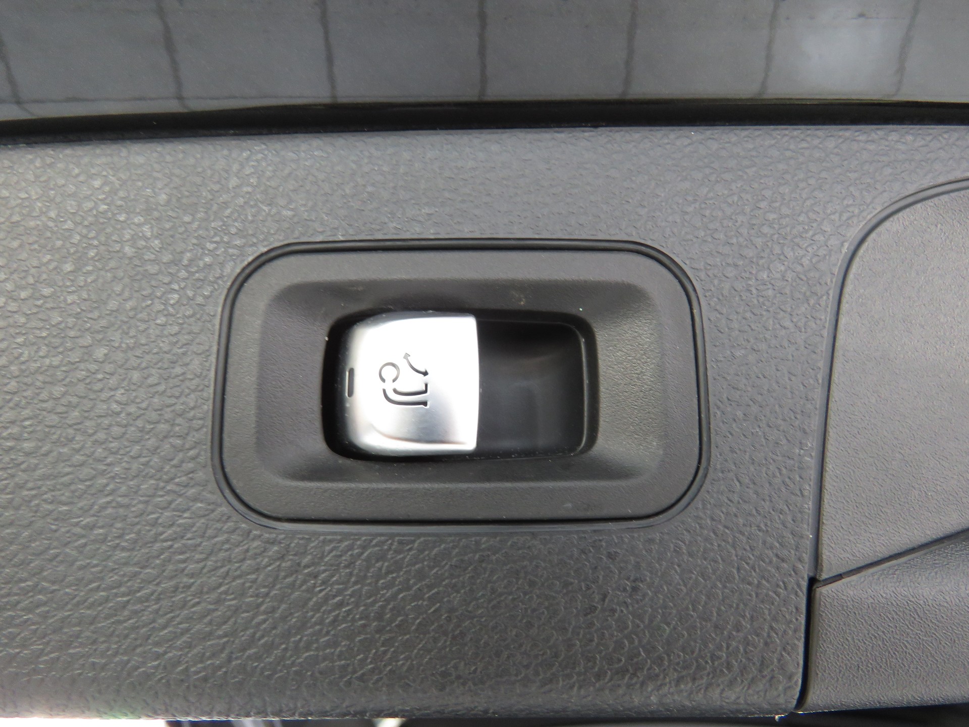 MERCEDES-BENZ GLC 63 S AMG 4-Matic+ 9G-Tronic (Automat, AHK 2'170 kg) "foliert"-image-14