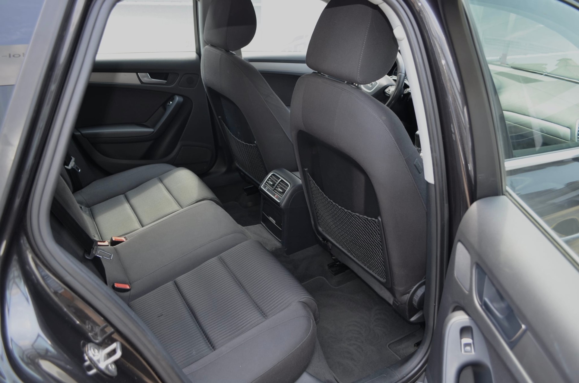 AUDI A4 Avant 2.0 TDI multitronic-image-6