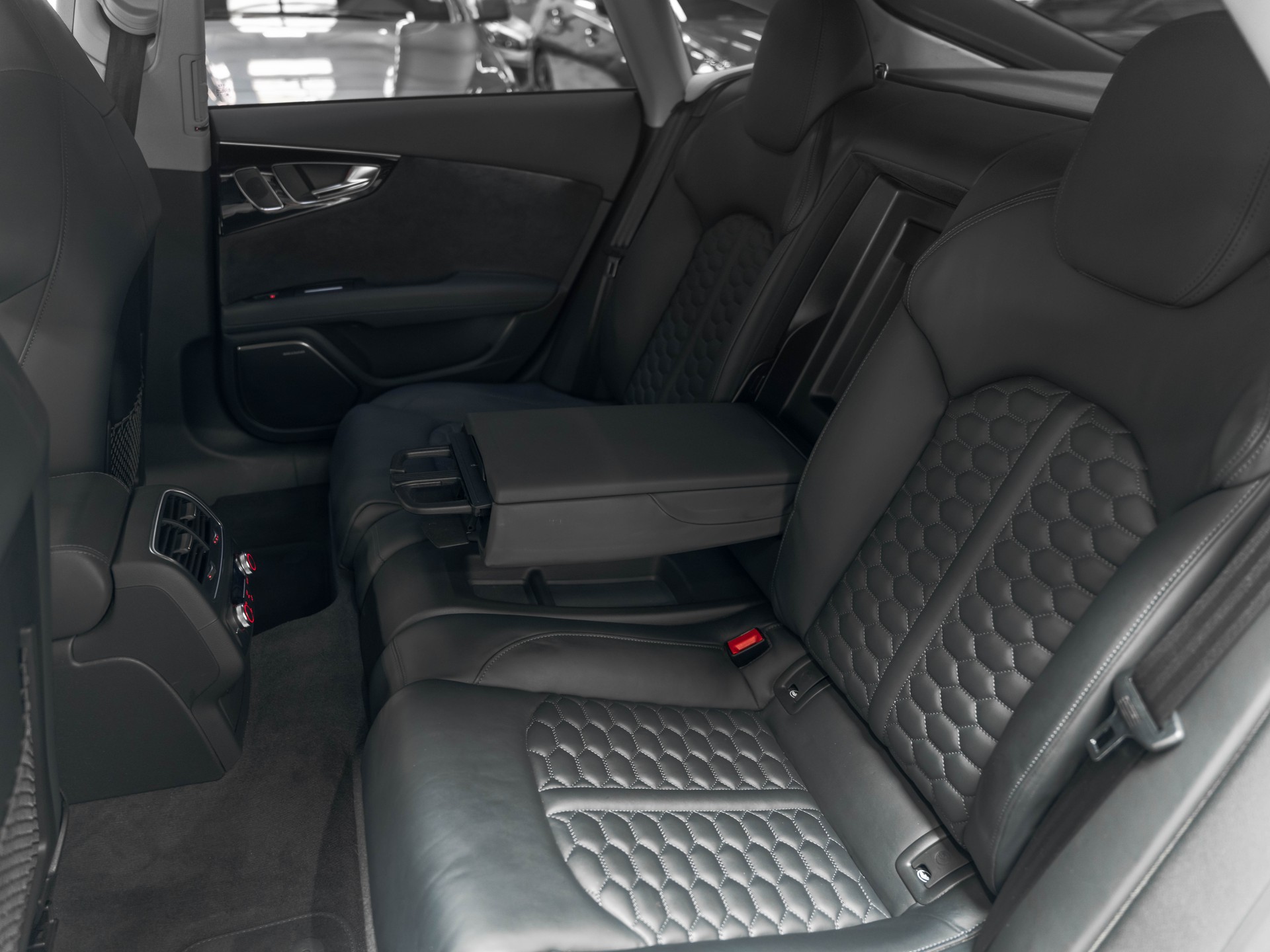 AUDI RS7 Sportback 4.0 TFSI V8 quattro S-tronic-image-11