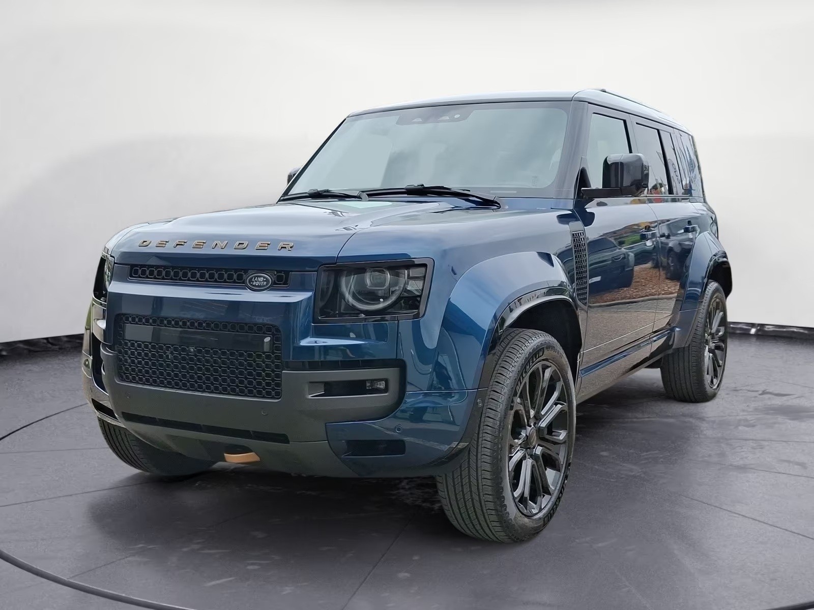 LAND ROVER Defender 110 635 V8 4.4 Octa AT8-image-0