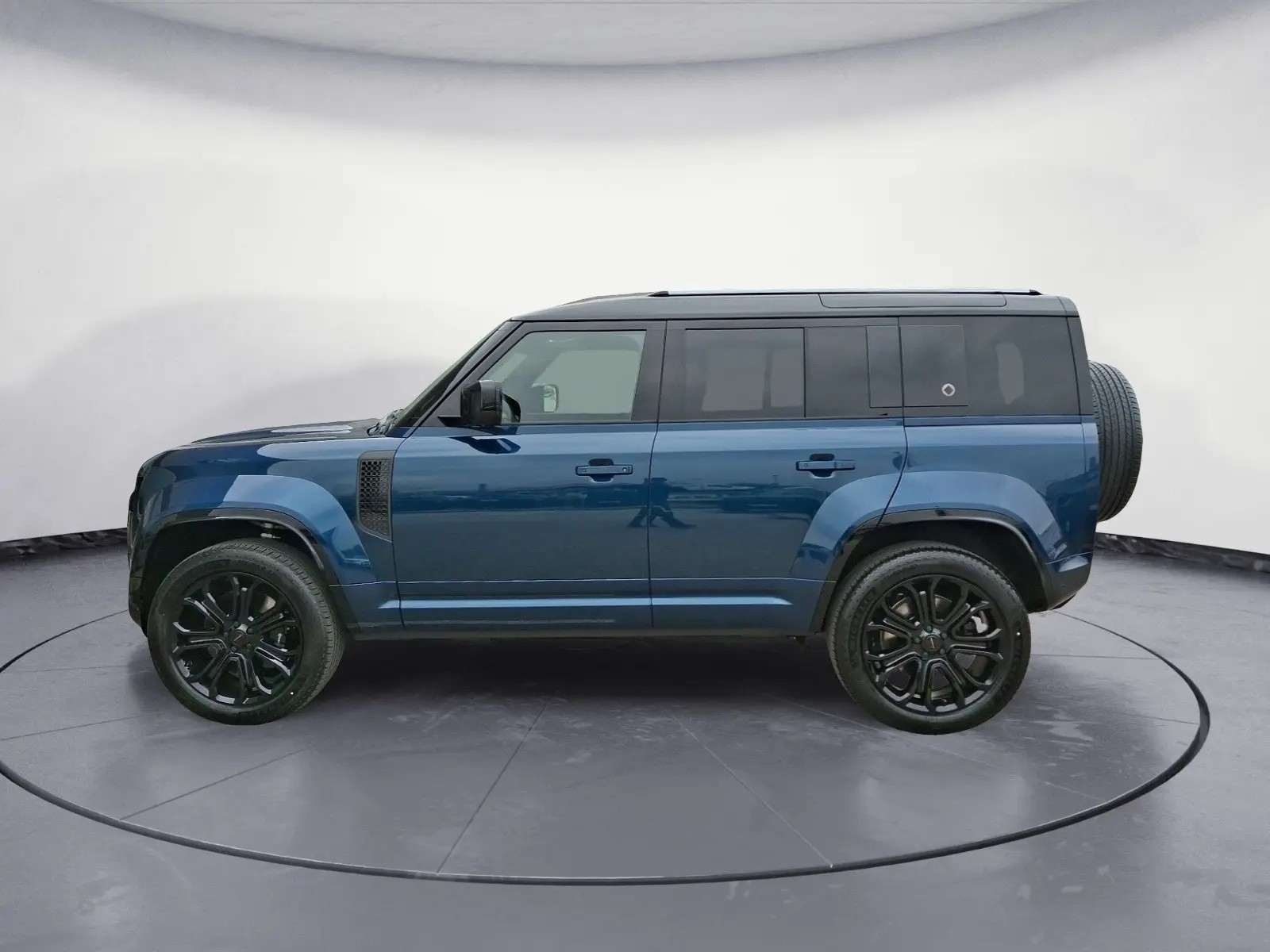 LAND ROVER Defender 110 635 V8 4.4 Octa AT8-image-6