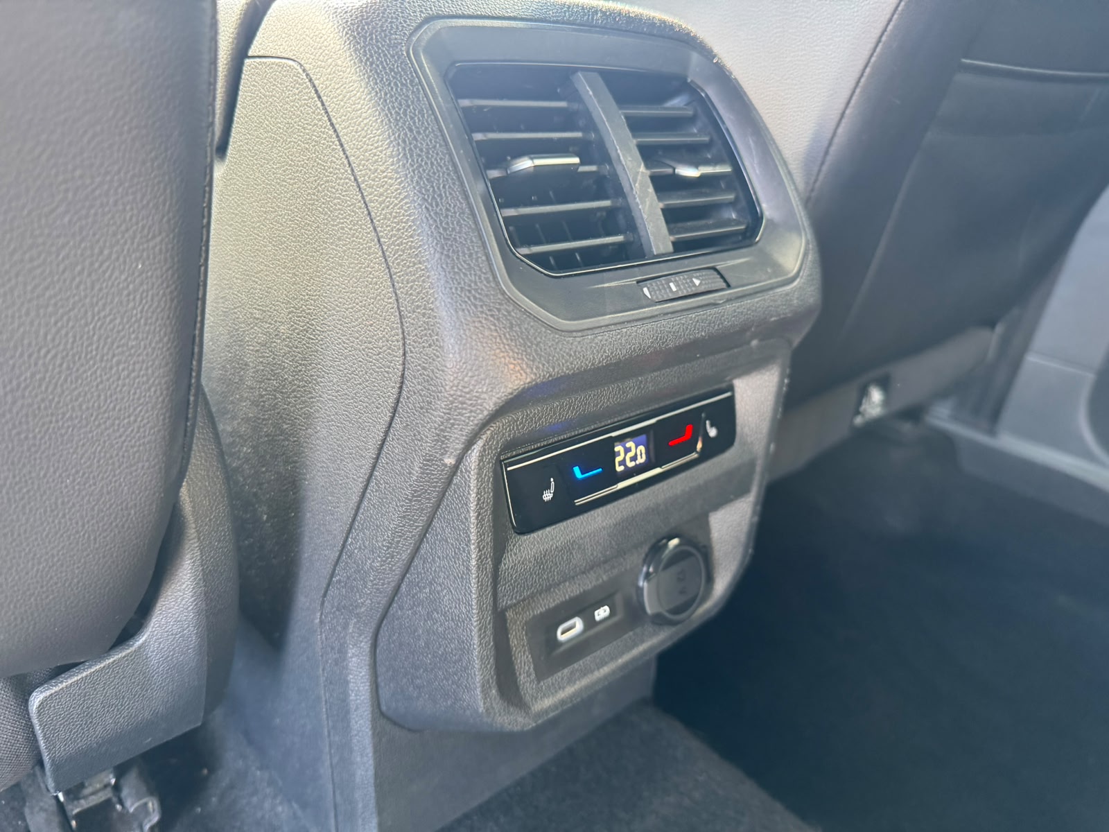SEAT Tarraco 2.0 TDI FR DSG Leder-image-24