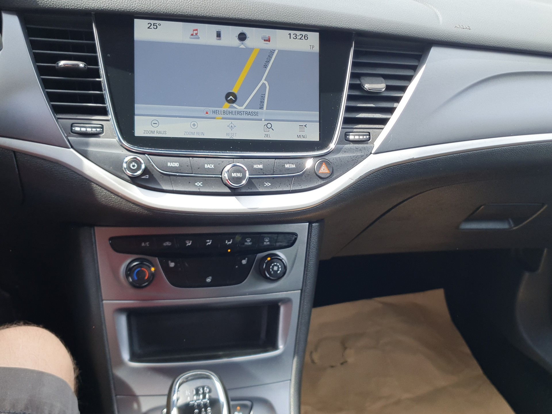 OPEL Astra 1.4i Turbo 120 Years Edition-image-8