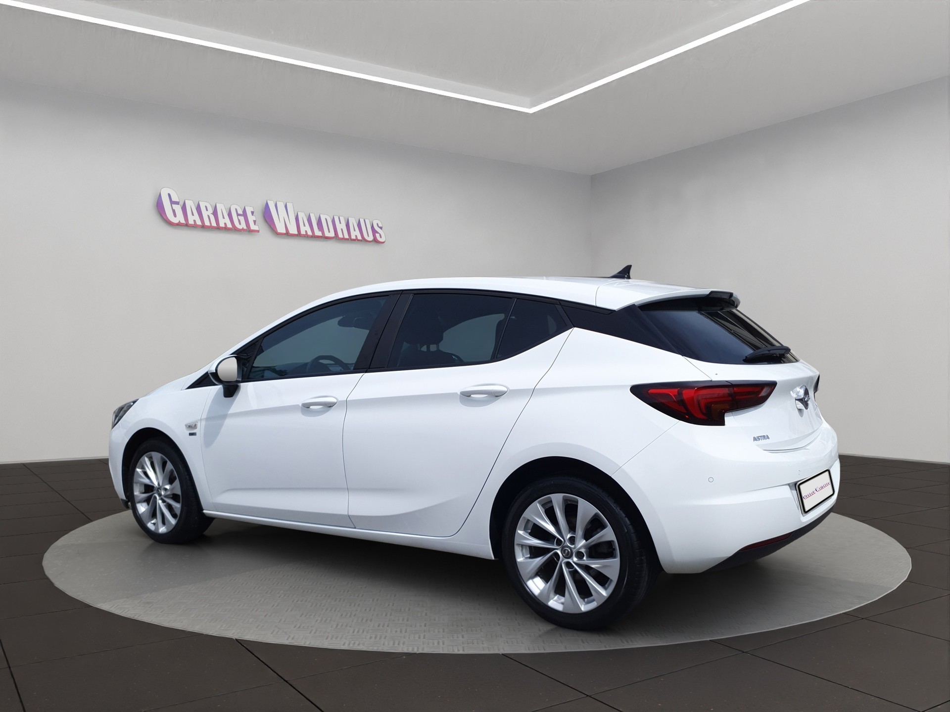 OPEL Astra 1.4i Turbo 120 Years Edition-image-2