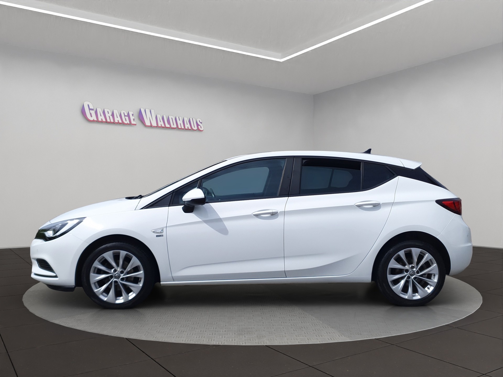 OPEL Astra 1.4i Turbo 120 Years Edition-image-1