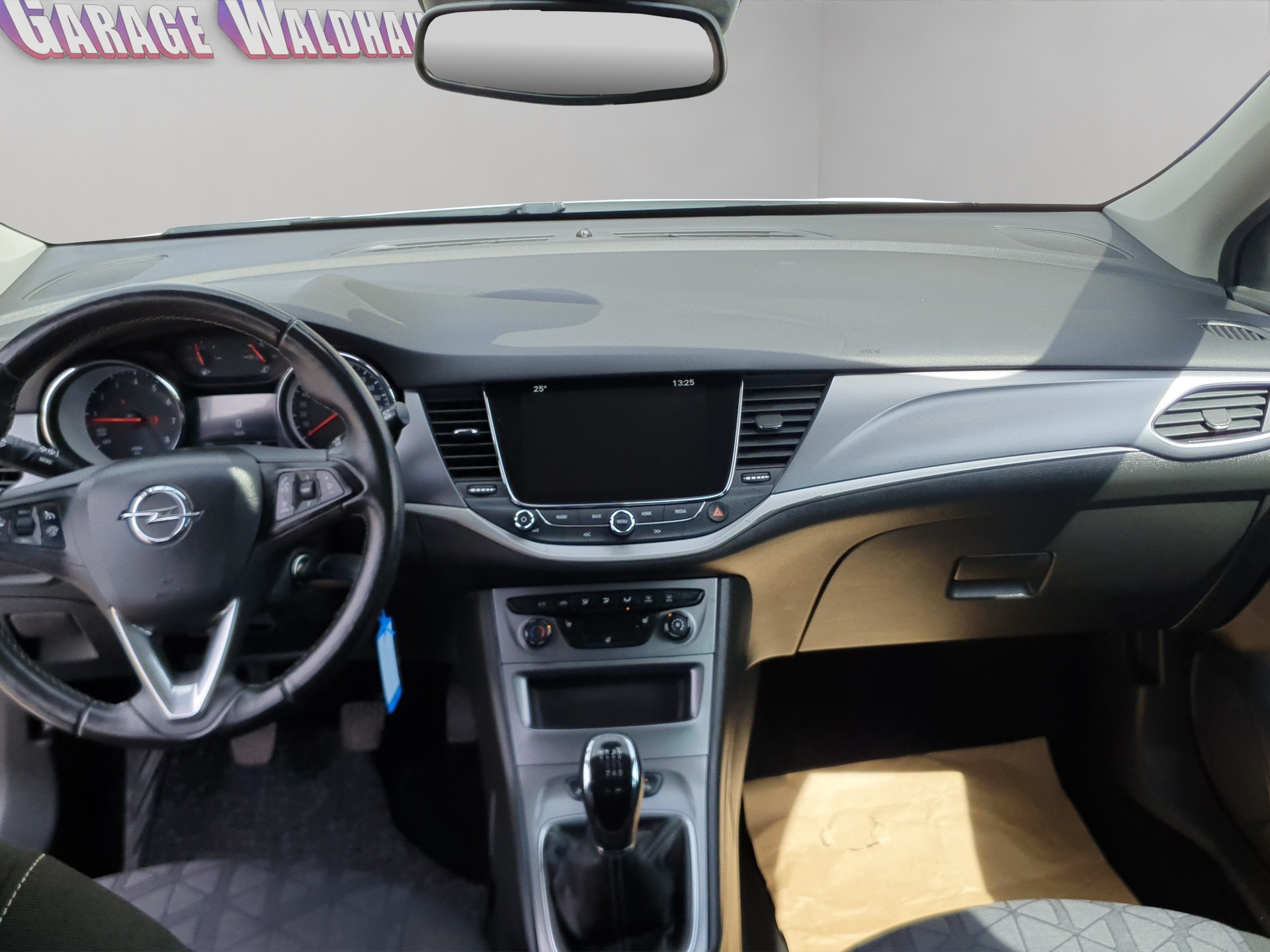 OPEL Astra 1.4i Turbo 120 Years Edition-image-12