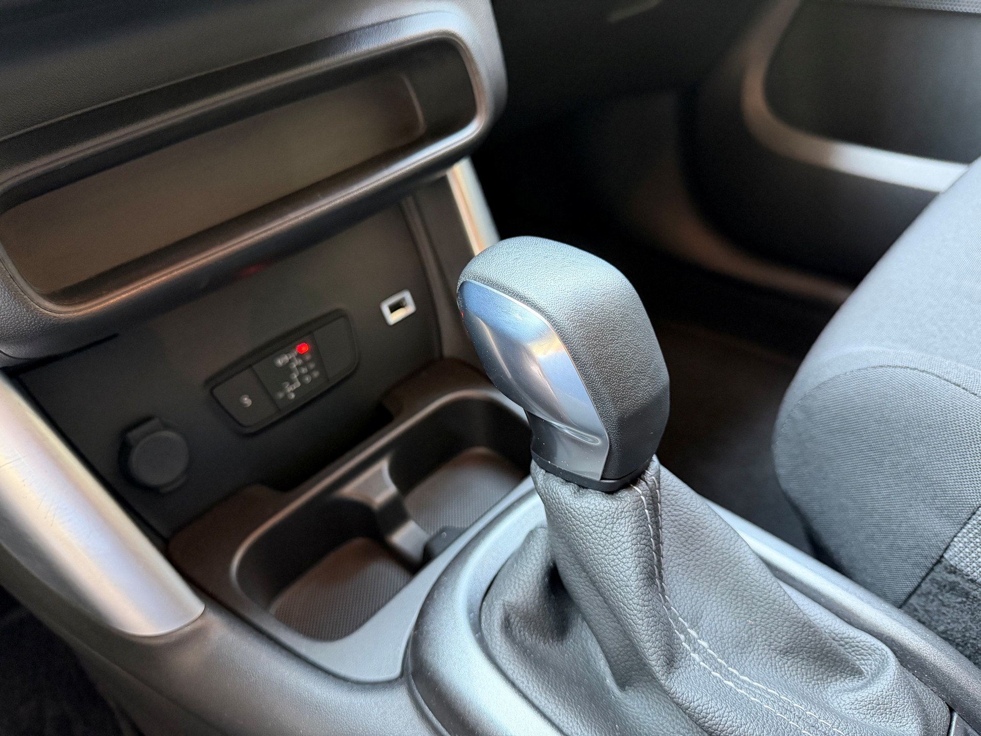 CITROEN C3 Aircross 1.2i PureTech Feel EAT-image-6